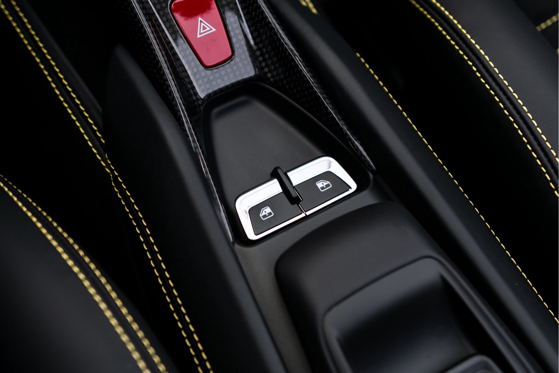 Ferrari F8 Spider 3.9 V8 HELE Full Carbon/Lift/Racing Seats/Passenger Display/Hifi Foto 26