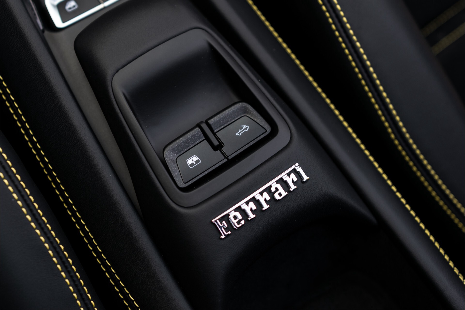 Ferrari F8 Spider 3.9 V8 HELE Full Carbon/Lift/Racing Seats/Passenger Display/Hifi Foto 27