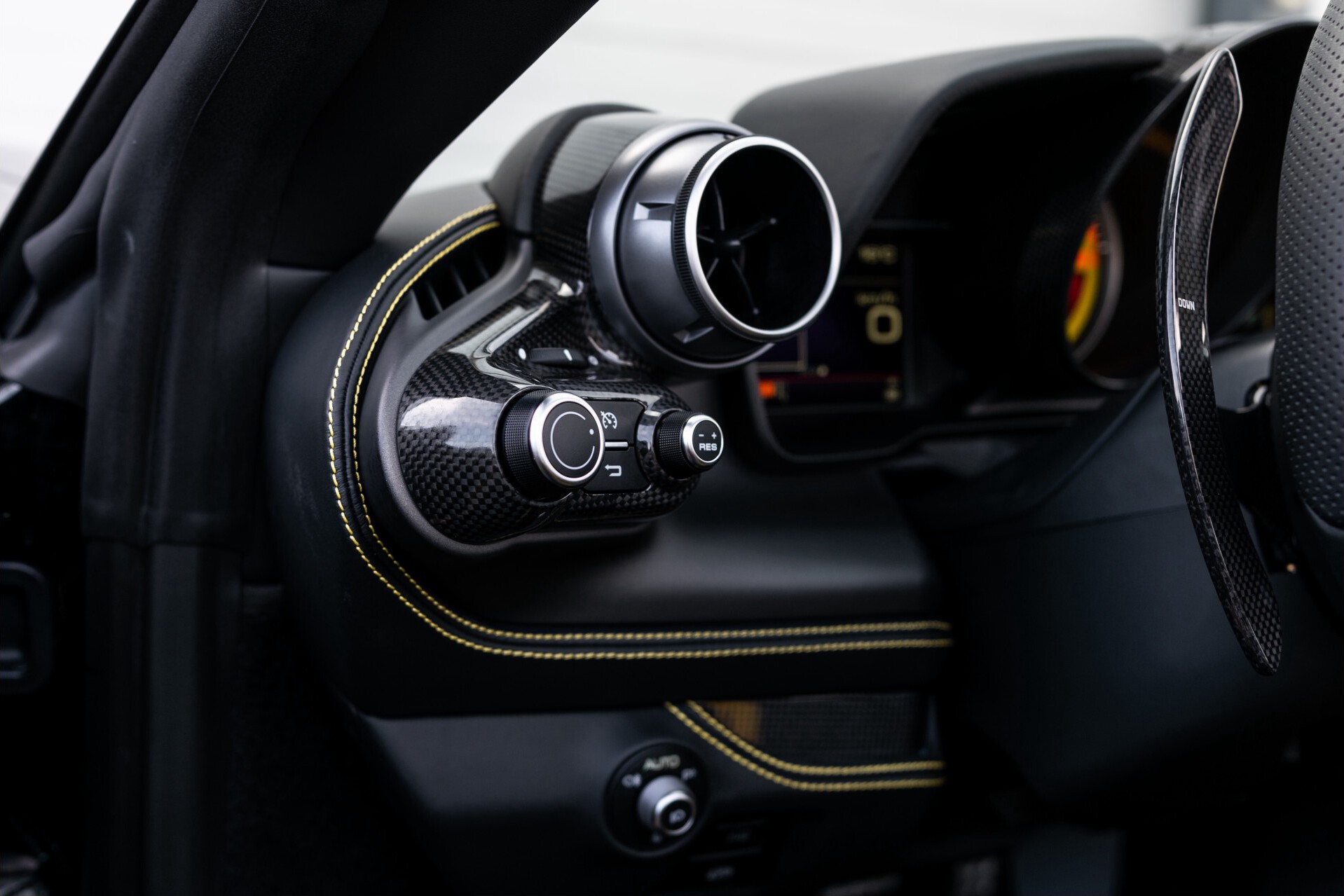Ferrari F8 Spider 3.9 V8 HELE Full Carbon/Lift/Racing Seats/Passenger Display/Hifi Foto 29
