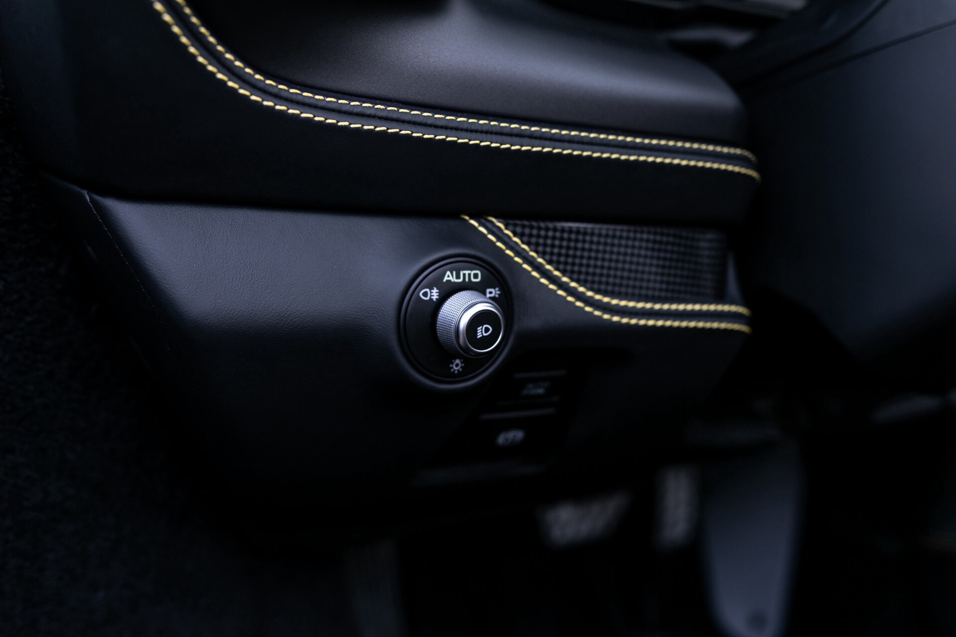 Ferrari F8 Spider 3.9 V8 HELE Full Carbon/Lift/Racing Seats/Passenger Display/Hifi Foto 33
