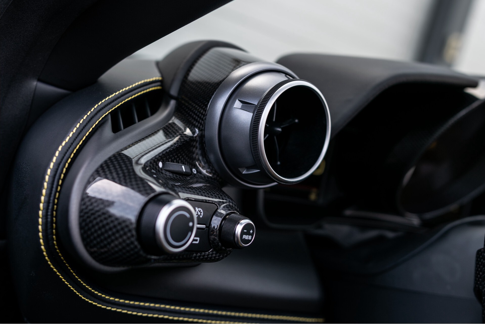 Ferrari F8 Spider 3.9 V8 HELE Full Carbon/Lift/Racing Seats/Passenger Display/Hifi Foto 37