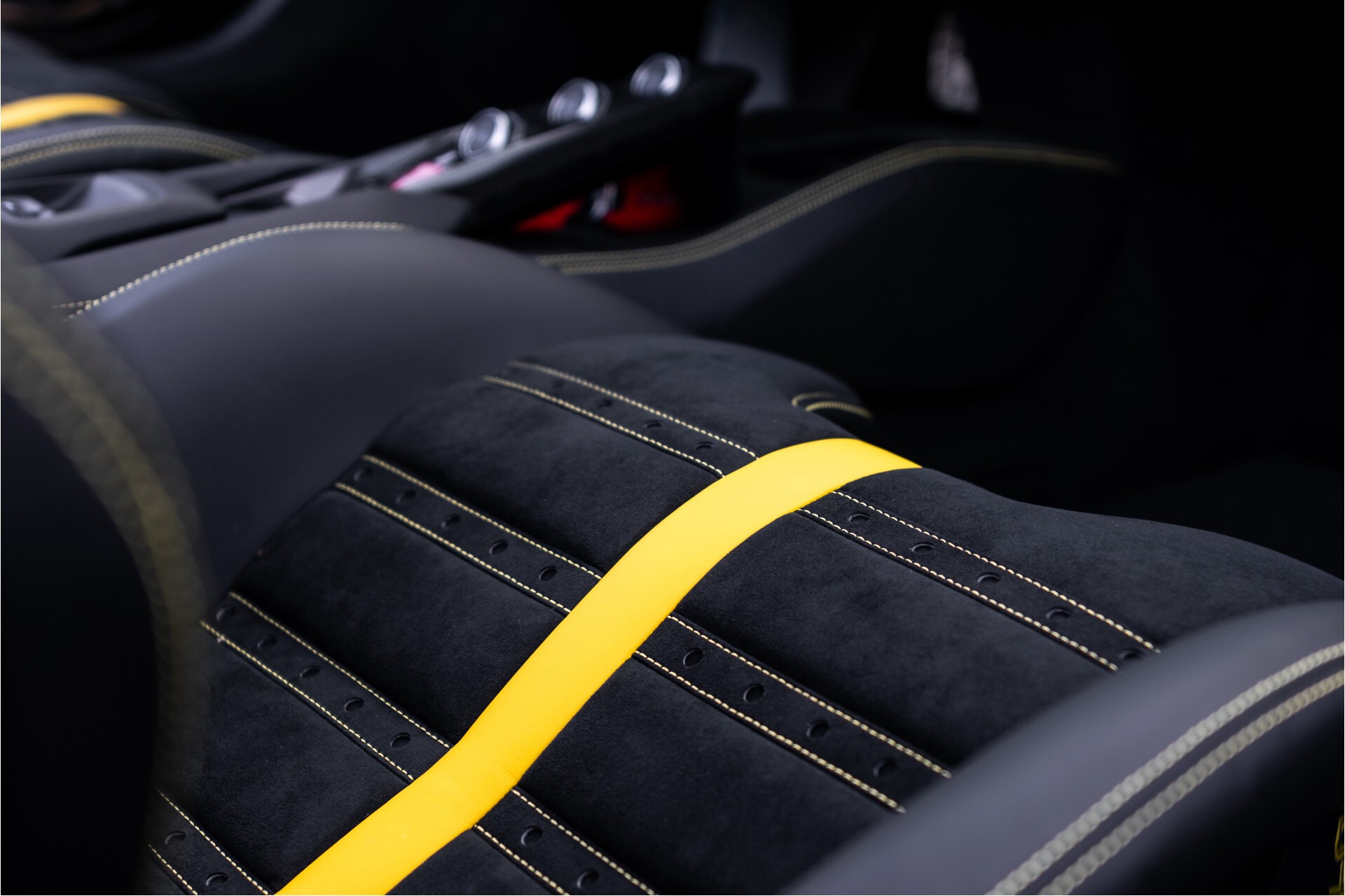Ferrari F8 Spider 3.9 V8 HELE Full Carbon/Lift/Racing Seats/Passenger Display/Hifi Foto 38