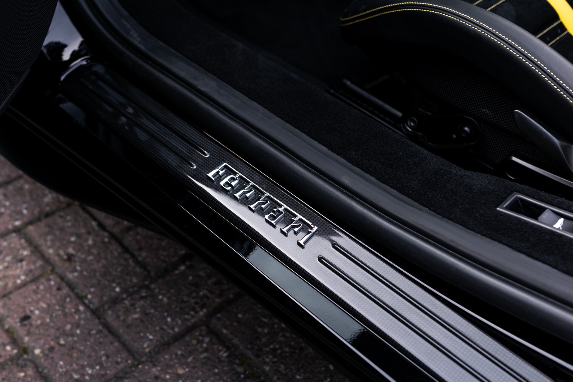 Ferrari F8 Spider 3.9 V8 HELE Full Carbon/Lift/Racing Seats/Passenger Display/Hifi Foto 47