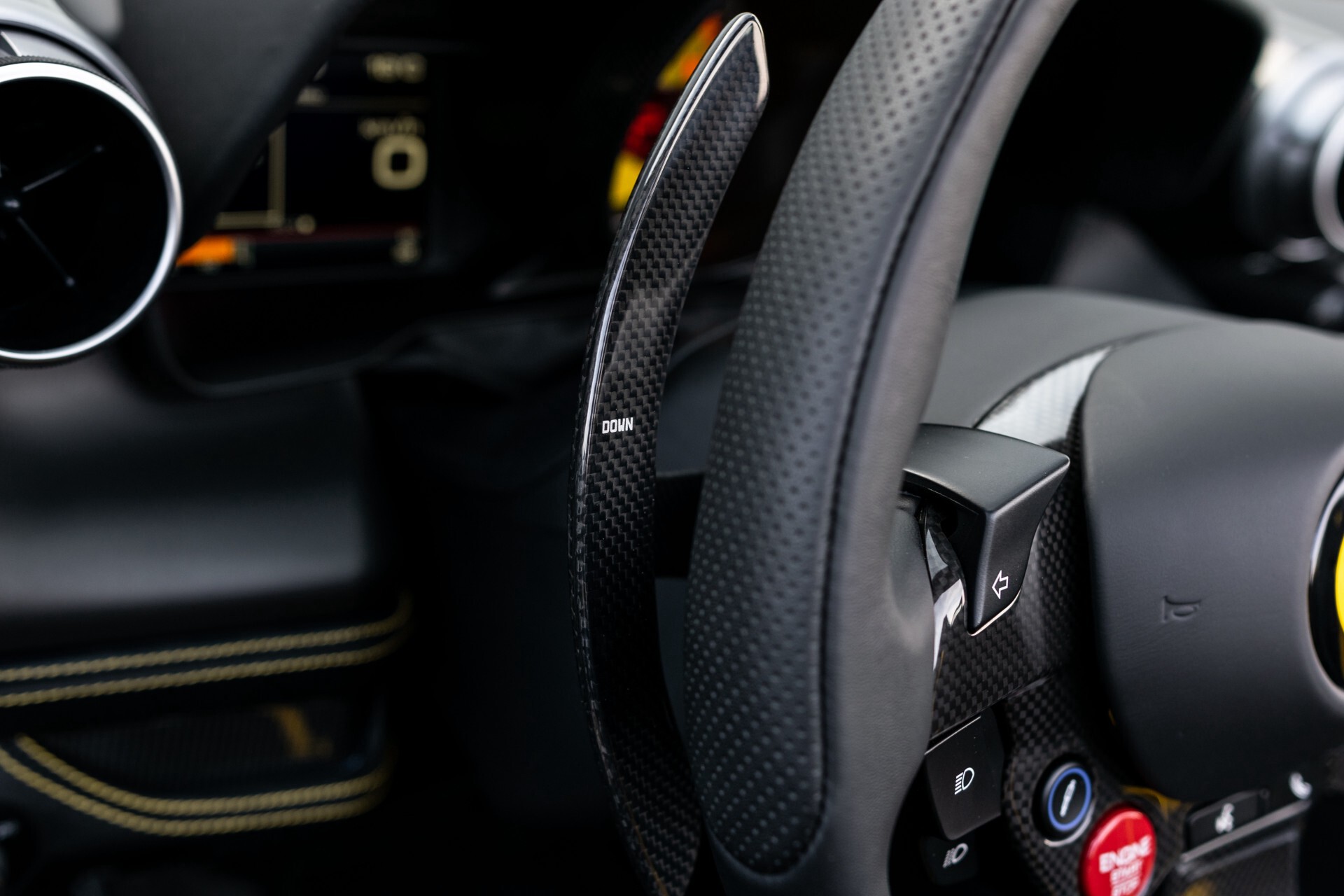 Ferrari F8 Spider 3.9 V8 HELE Full Carbon/Lift/Racing Seats/Passenger Display/Hifi . Foto 34