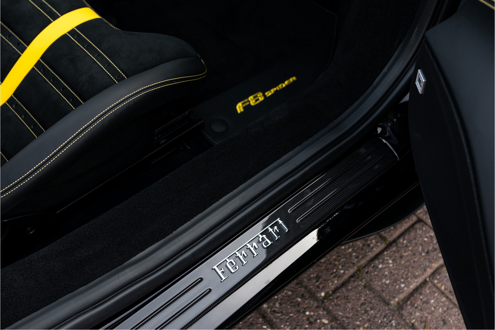 Ferrari F8 Spider 3.9 V8 HELE Full Carbon/Lift/Racing Seats/Passenger Display/Hifi Foto 47