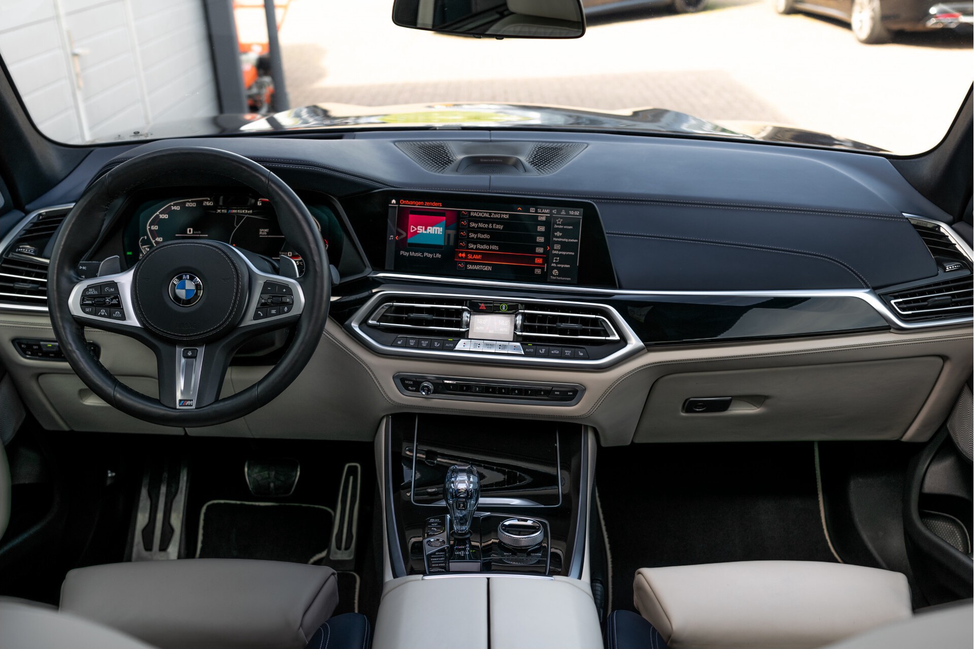 BMW X5 M50d Nieuwprijs €178118 B&W | Entertainment | Individual . Foto 8
