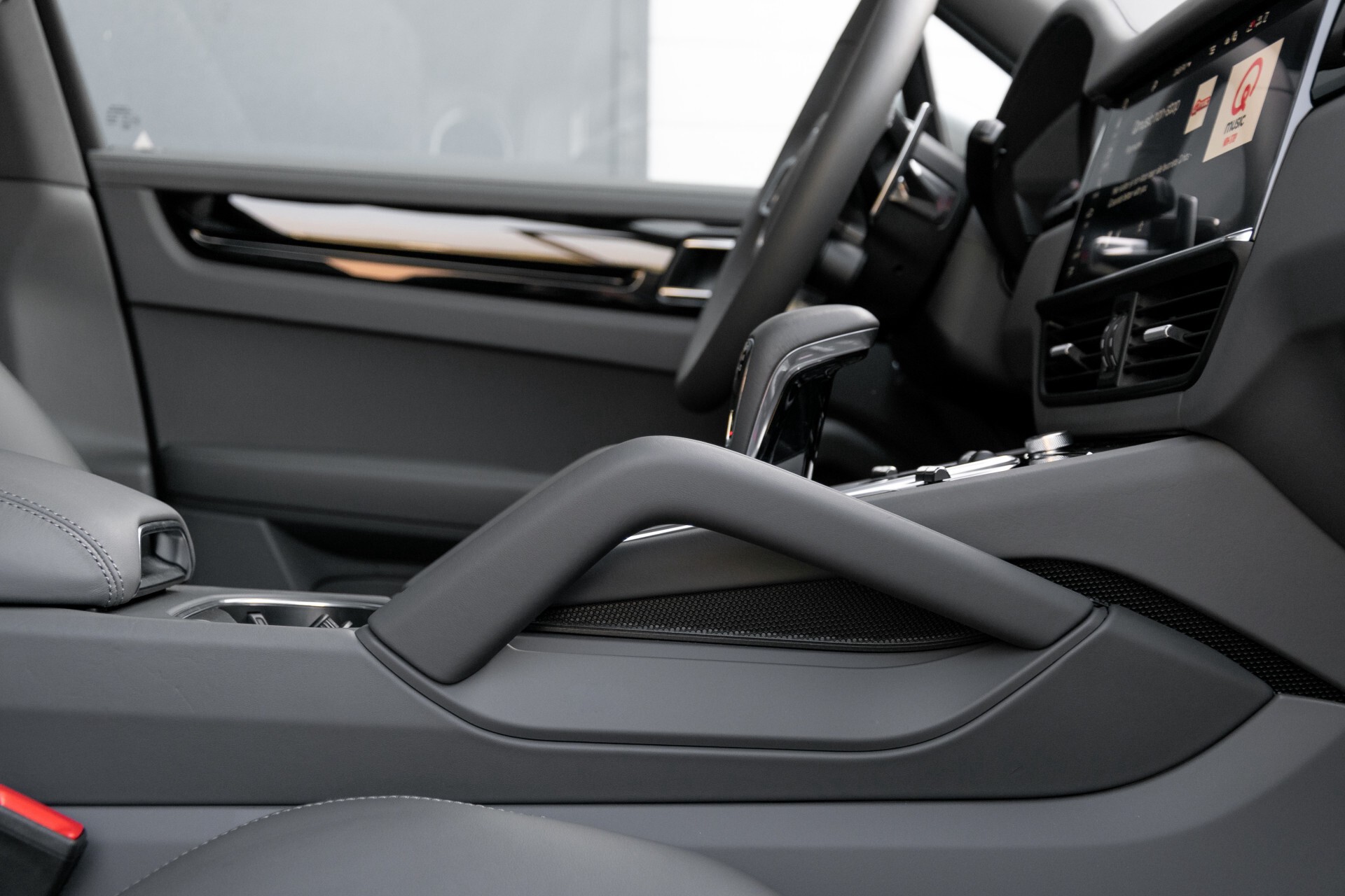 Porsche Cayenne 3.0 E-Hybrid Sport Design Luchtvering/Adaptive Cruise/Keyless/Panorama/Adaptieve stoelen Aut8 Foto 41