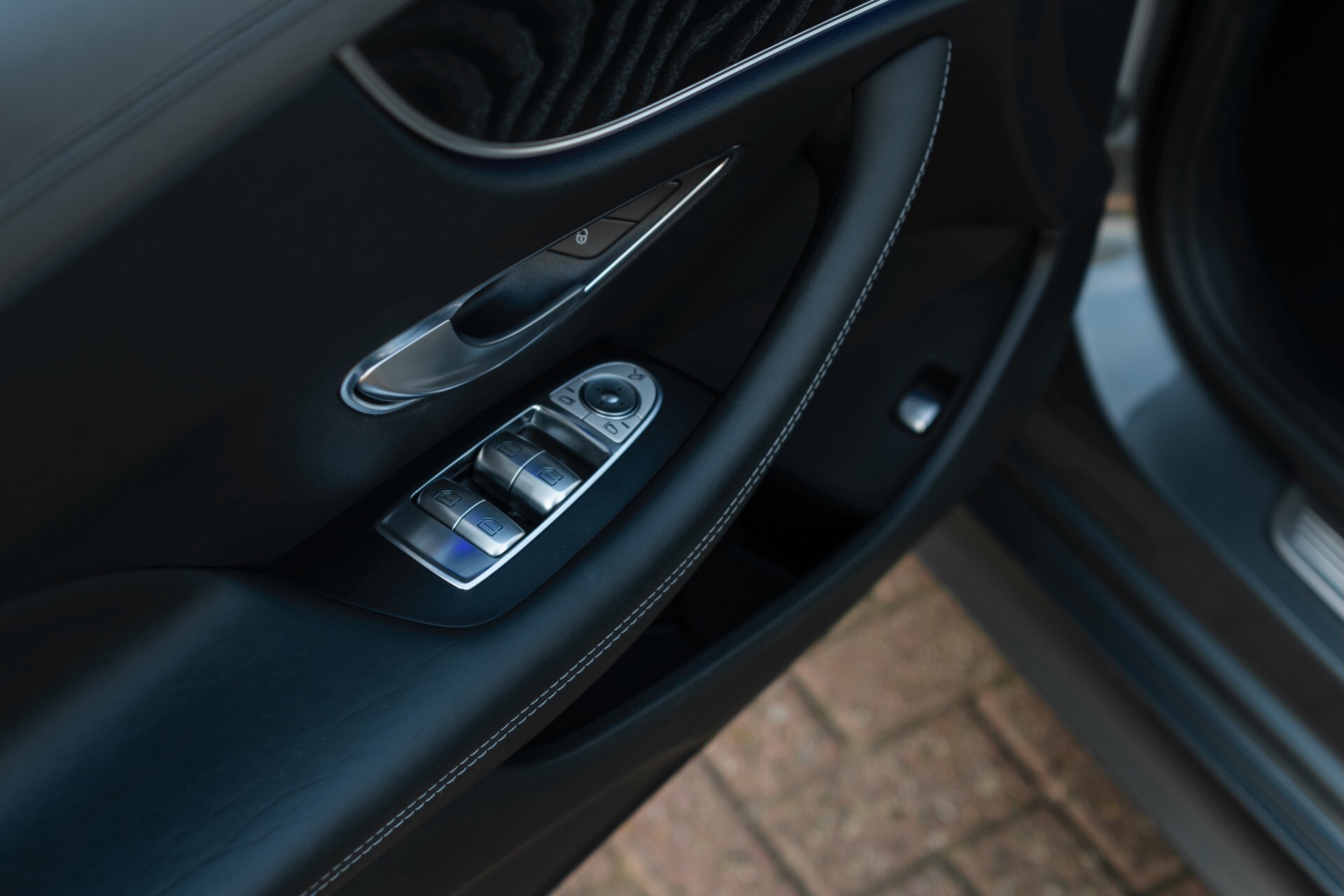 Mercedes-Benz E-Klasse Coupé 200 AMG Designo | Panorama | HUD | Burmester | 20" | NL Auto Aut9 Foto 14