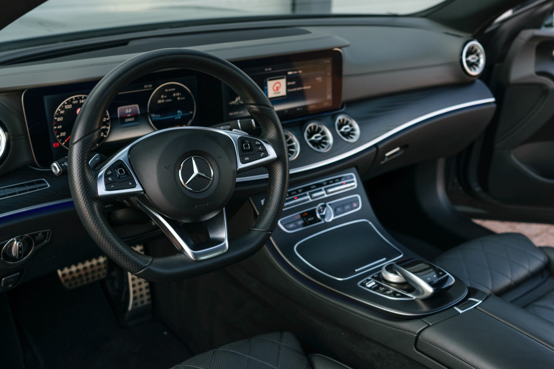 Mercedes-Benz E-Klasse Coupé 200 AMG Designo | Panorama | HUD | Burmester | 20" | NL Auto Aut9 Foto 22