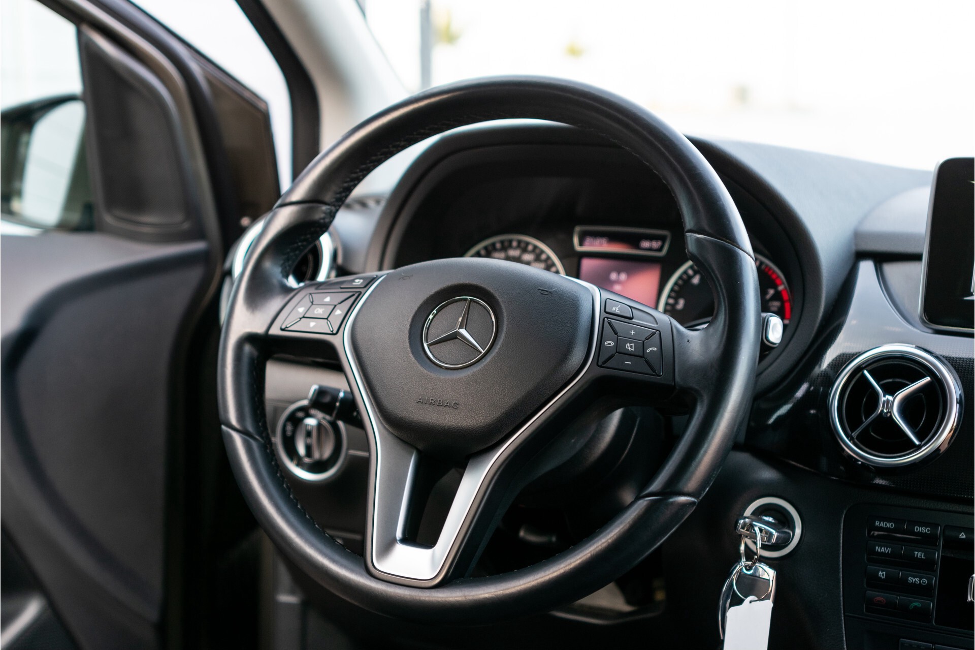 Mercedes-Benz B-Klasse 200 Style | Auto trekhaak | Bi-xenon | Camera | PTS | ECC | Verwarmde Stoelen | Aut7 Foto 12