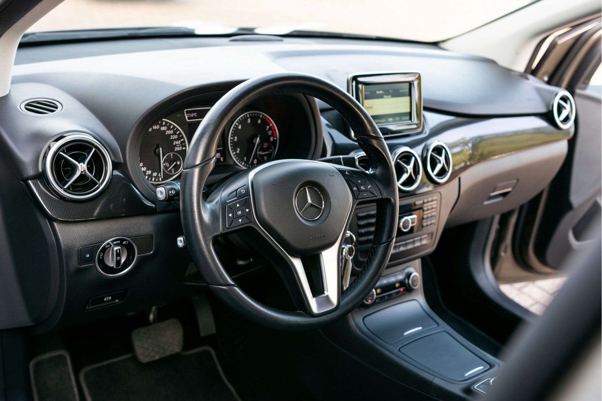 Mercedes-Benz B-Klasse 200 Style | Auto trekhaak | Bi-xenon | Camera | PTS | ECC | Verwarmde Stoelen | Aut7 Foto 14