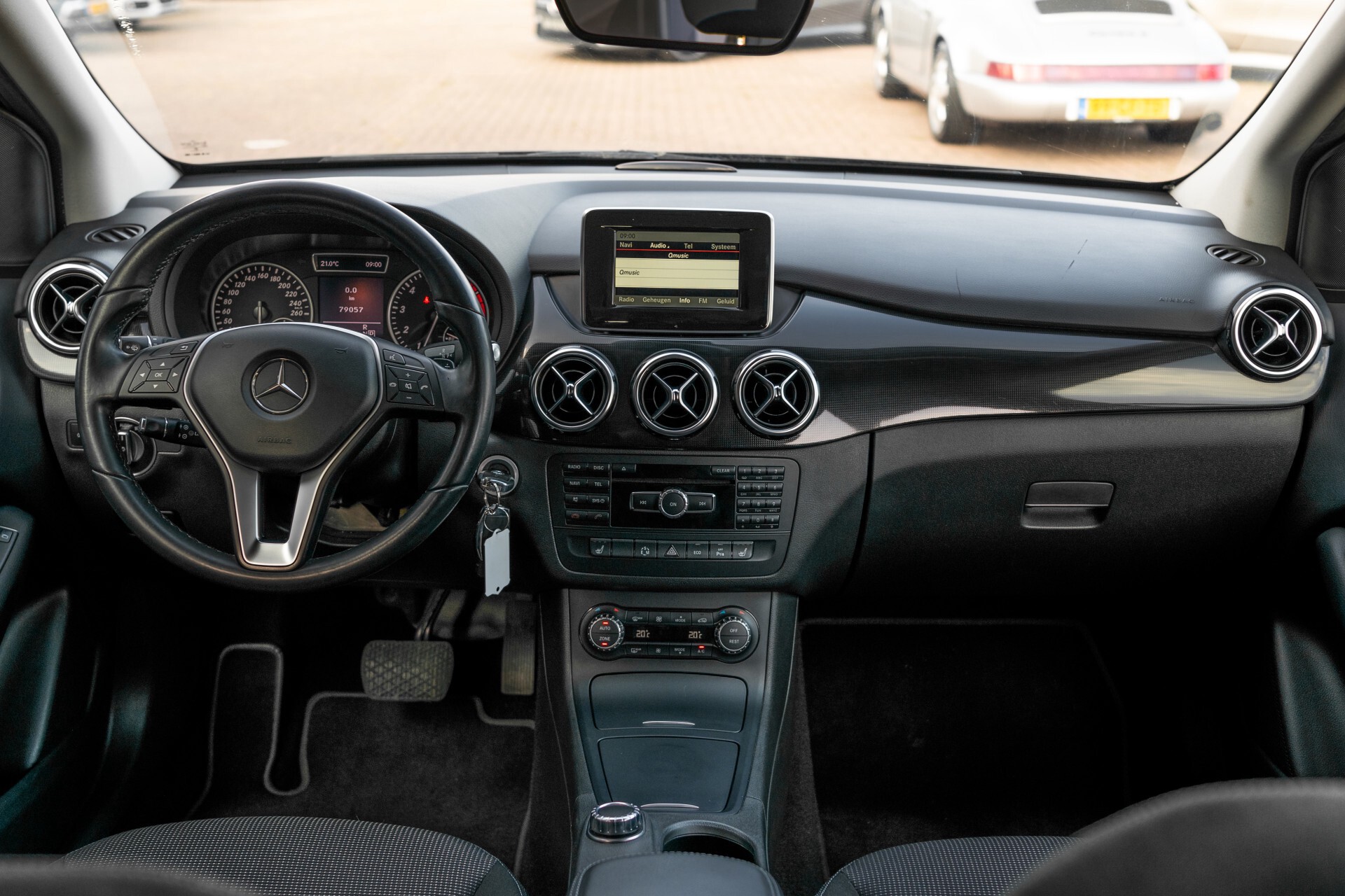 Mercedes-Benz B-Klasse 200 Style | Auto trekhaak | Bi-xenon | Camera | PTS | ECC | Verwarmde Stoelen | Aut7 Foto 7