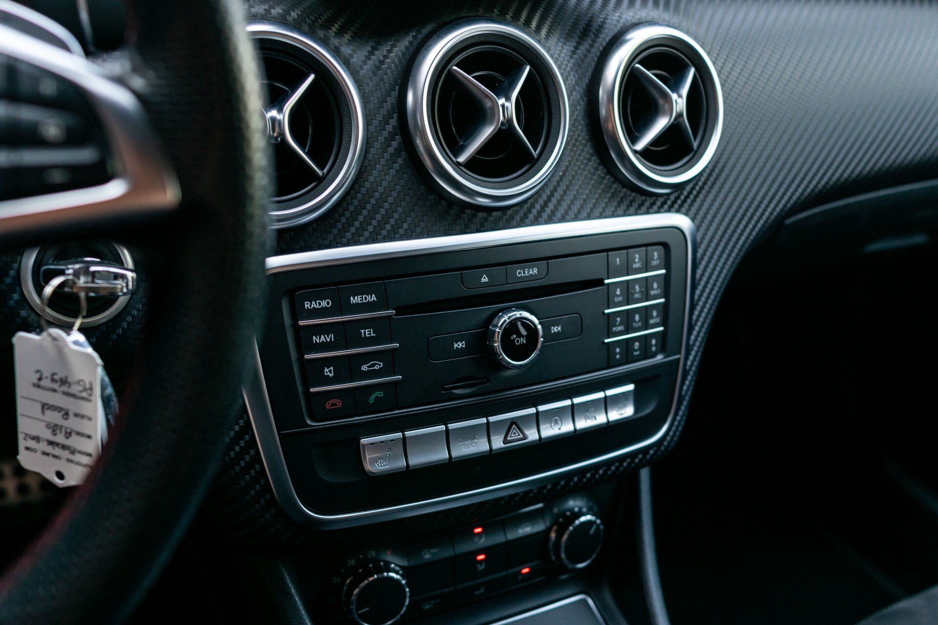 Mercedes-Benz A-Klasse 180 AMG Camera | LED | Media Display | Keyless | Stoelverwarming | Aut7 Foto 17