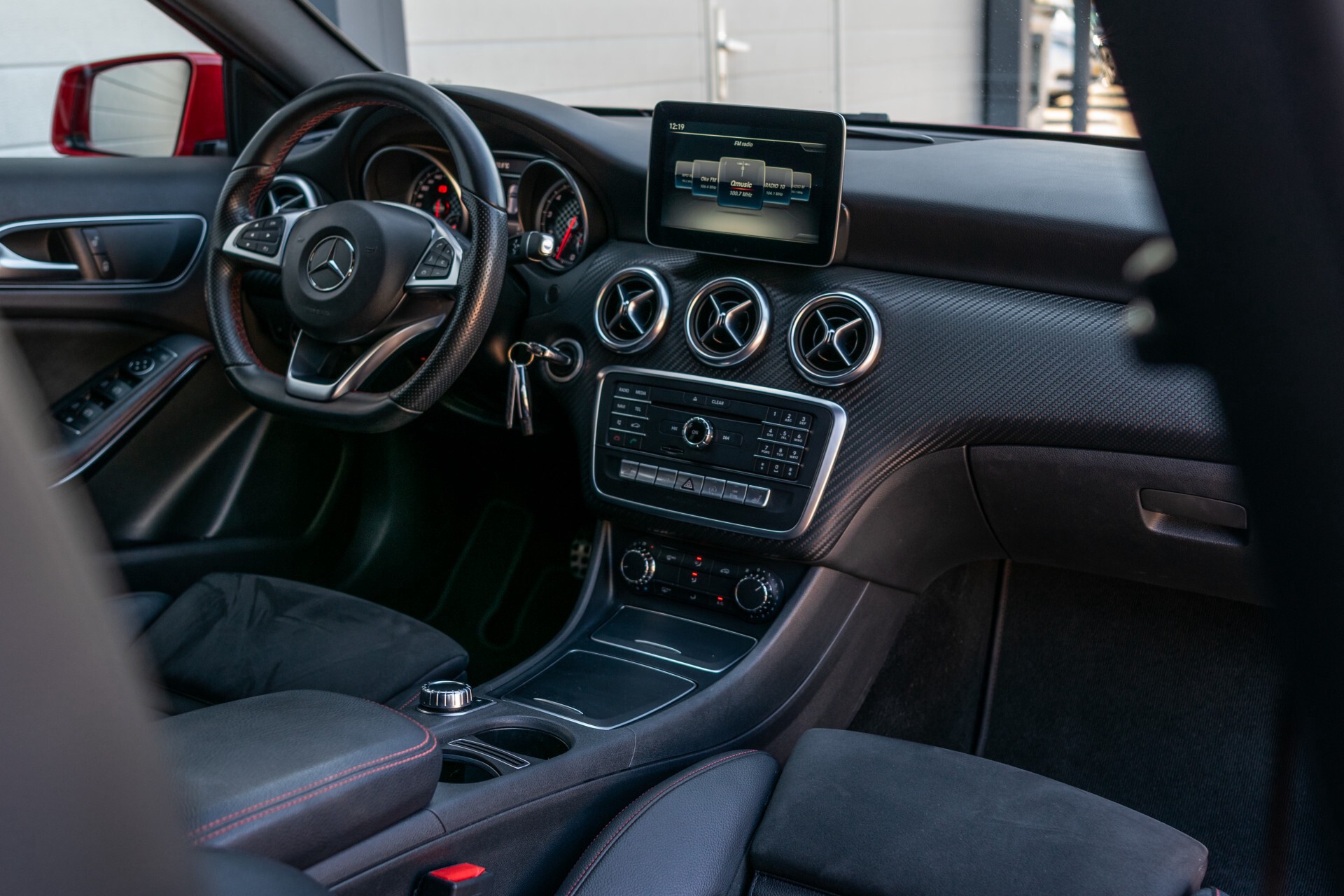 Mercedes-Benz A-Klasse 180 AMG Camera | LED | Media Display | Keyless | Stoelverwarming | Aut7 Foto 7