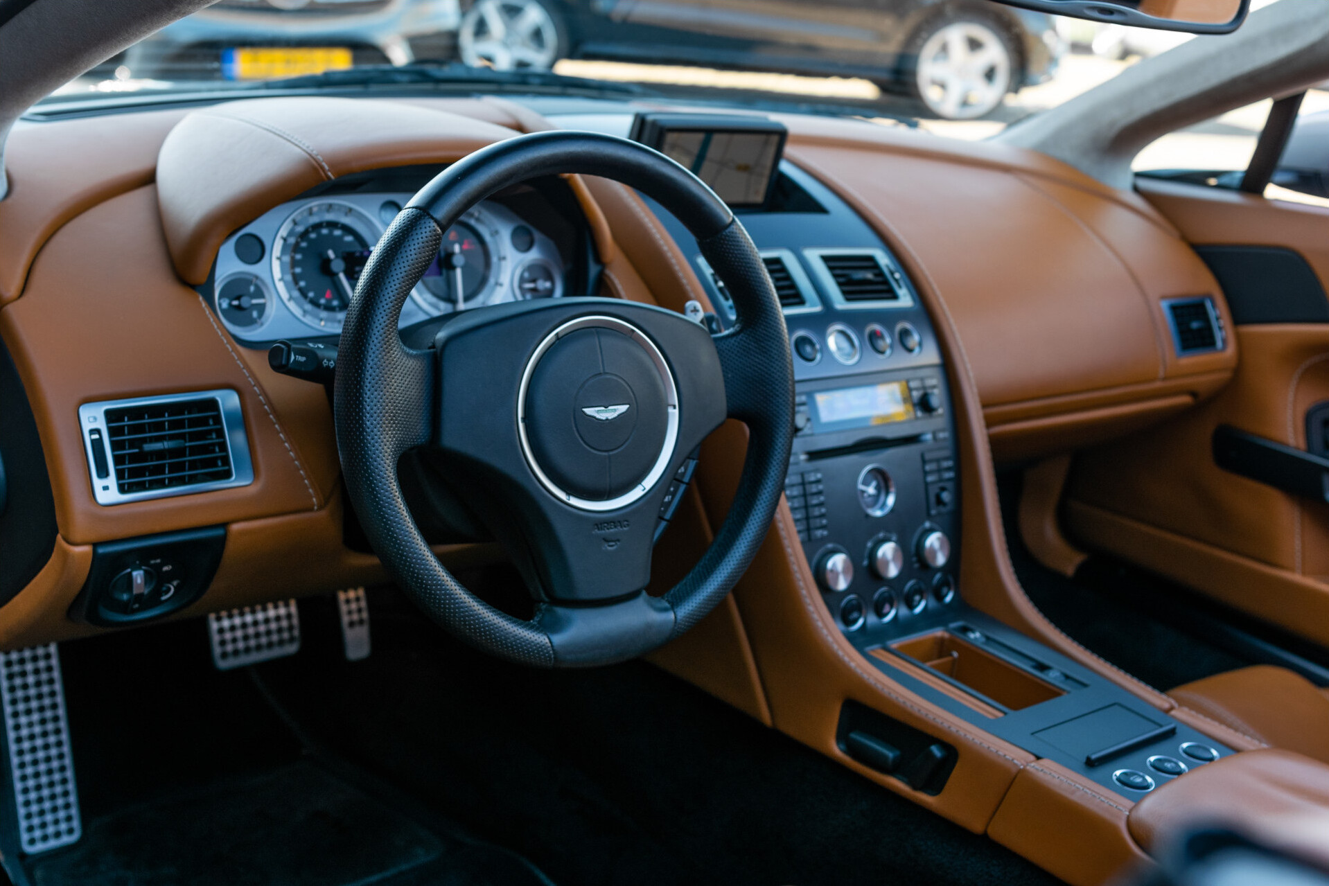 Aston Martin V8 Vantage Roadster 4.3 V8 Sportshift Dealer onderhouden | Full options Foto 12