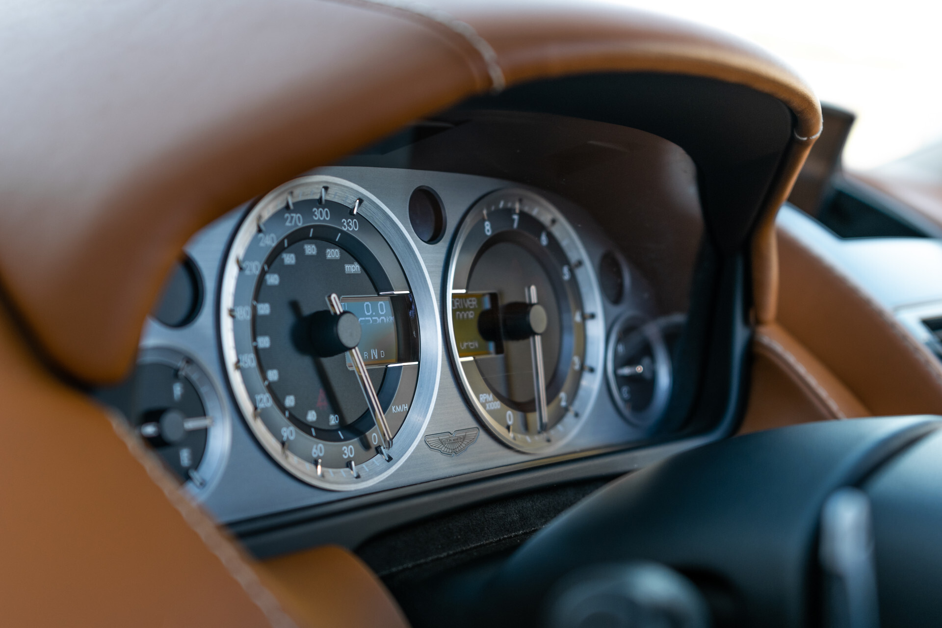 Aston Martin V8 Vantage Roadster 4.3 V8 Sportshift Dealer onderhouden | Full options Foto 14