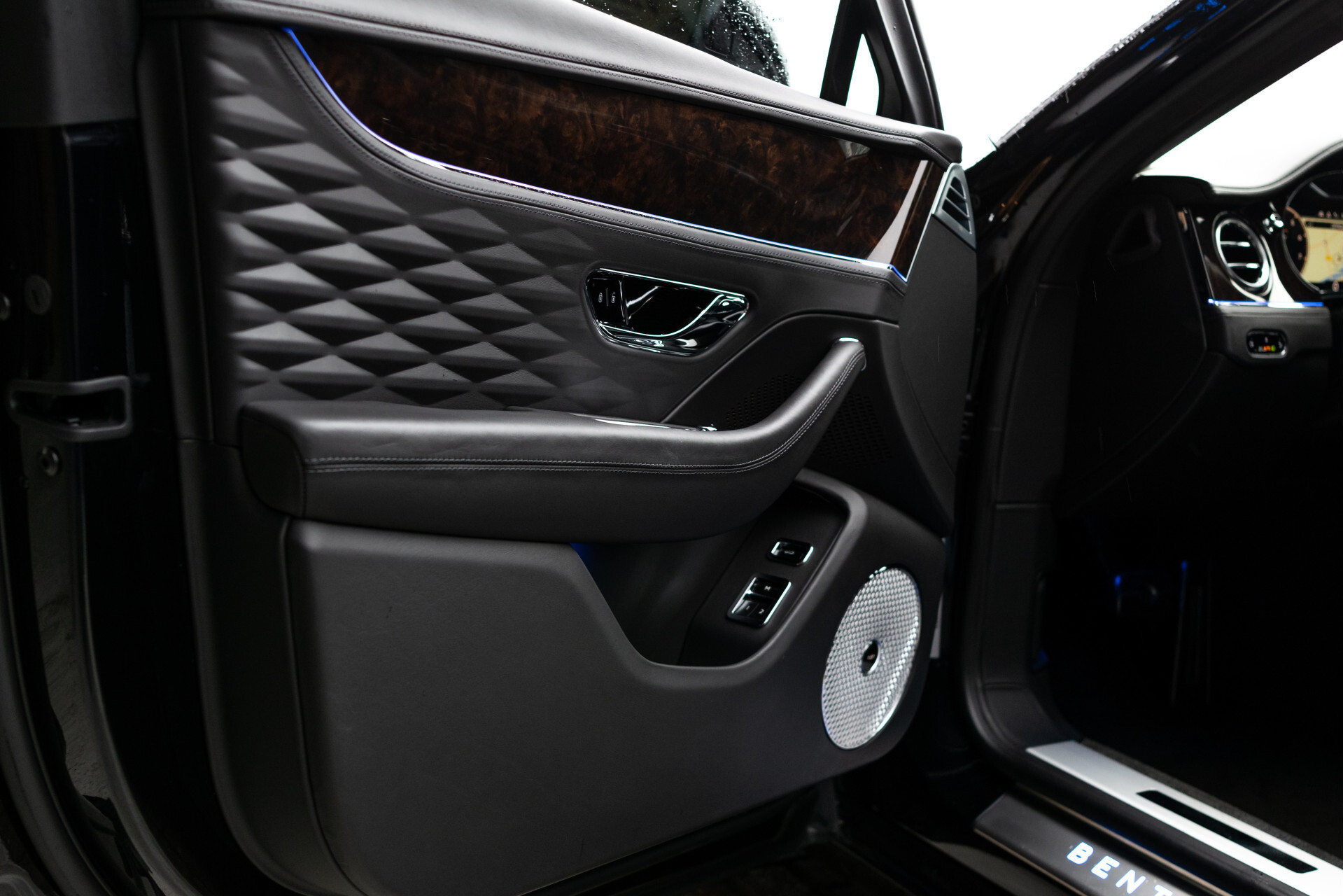 Bentley Flying Spur 4.0 V8 Mulliner Driving Specification|Blackline|Naim Sound Foto 8