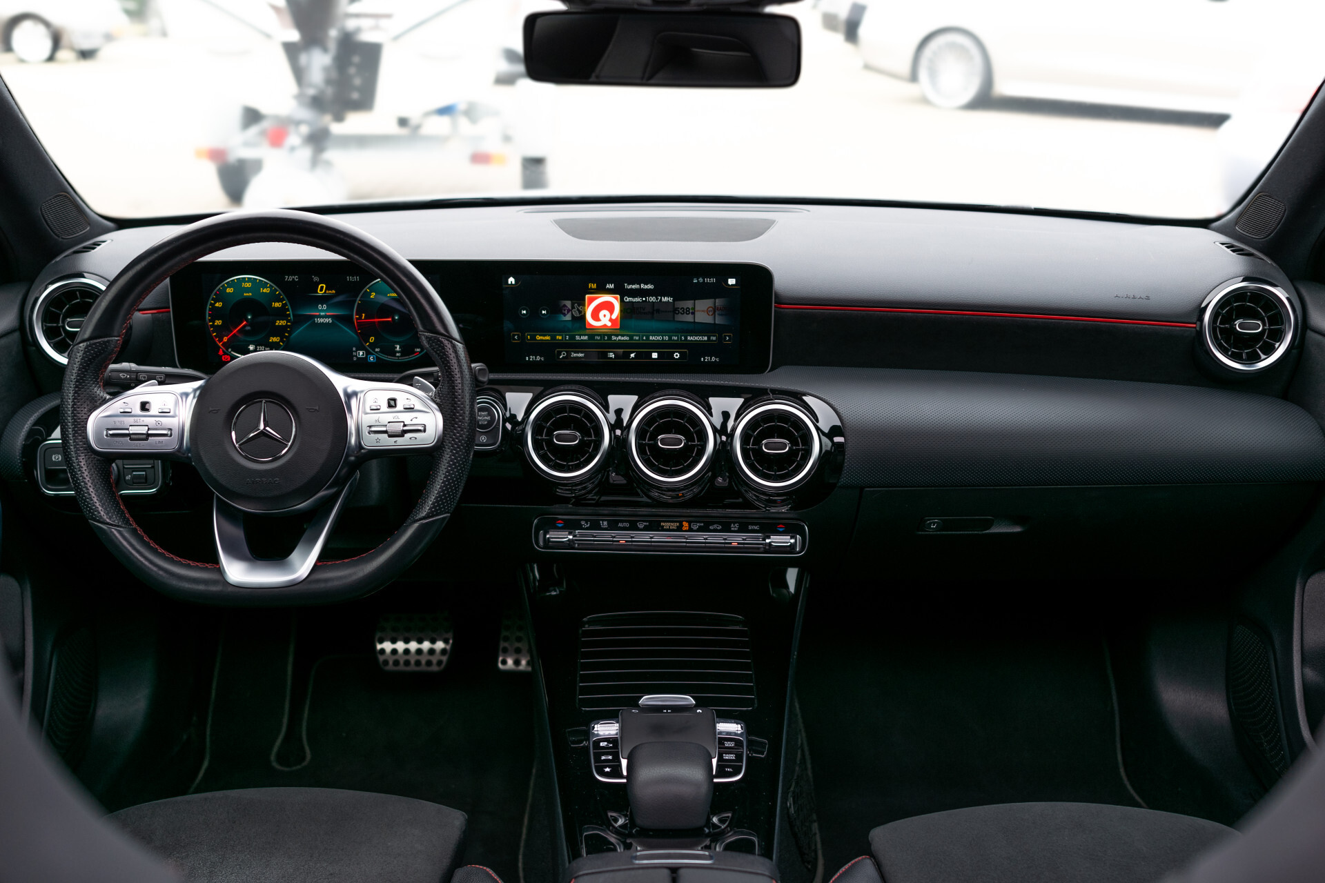 Mercedes-Benz A-Klasse 180 d AMG Night|Panorama|MBUX|Trekhaak|LED|Verw-stoelen|Aut7 Foto 25