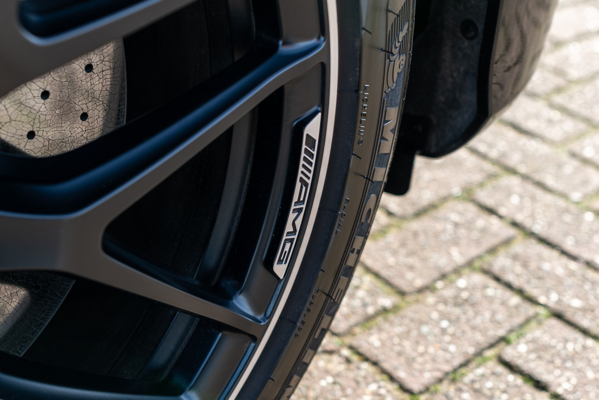 Mercedes-Benz GLE 63 S AMG 4M+ Ceramic|Carbon|Exclusive|Dynamic Plus|Massage|Standkachel|HUD|Night|22" Aut9 Foto 38