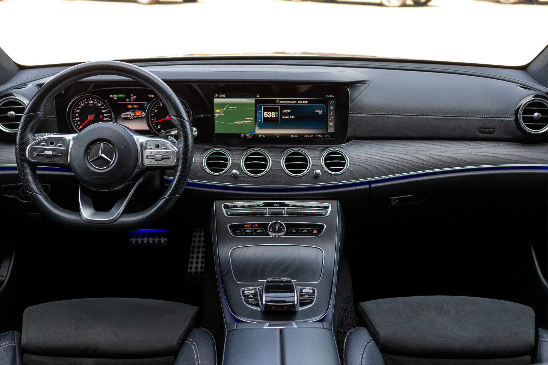 Mercedes-Benz E-Klasse 300 AMG Schuifdak | Afn-Trekhaak | DAB | Carplay | Verw-Stoelen Aut9 Foto 5