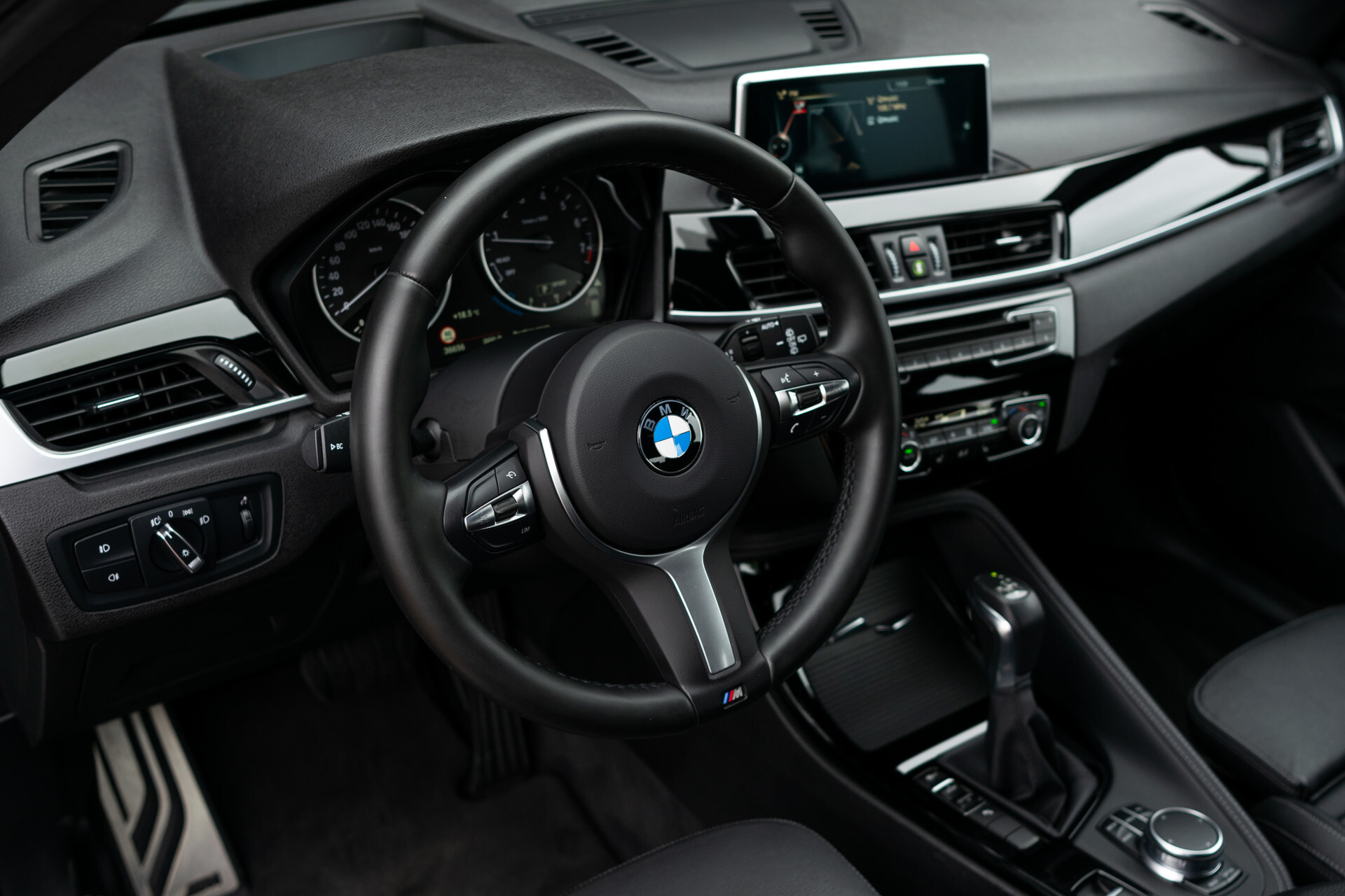 BMW X1 sDrive20i M Sport High Executive | HUD | |1ste eigenaresse Foto 14
