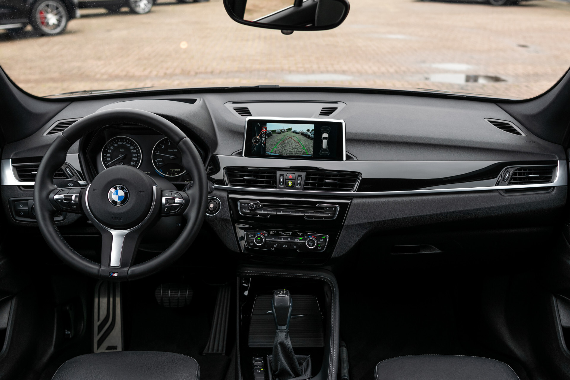 BMW X1 sDrive20i M Sport High Executive | HUD | |1ste eigenaresse Foto 5