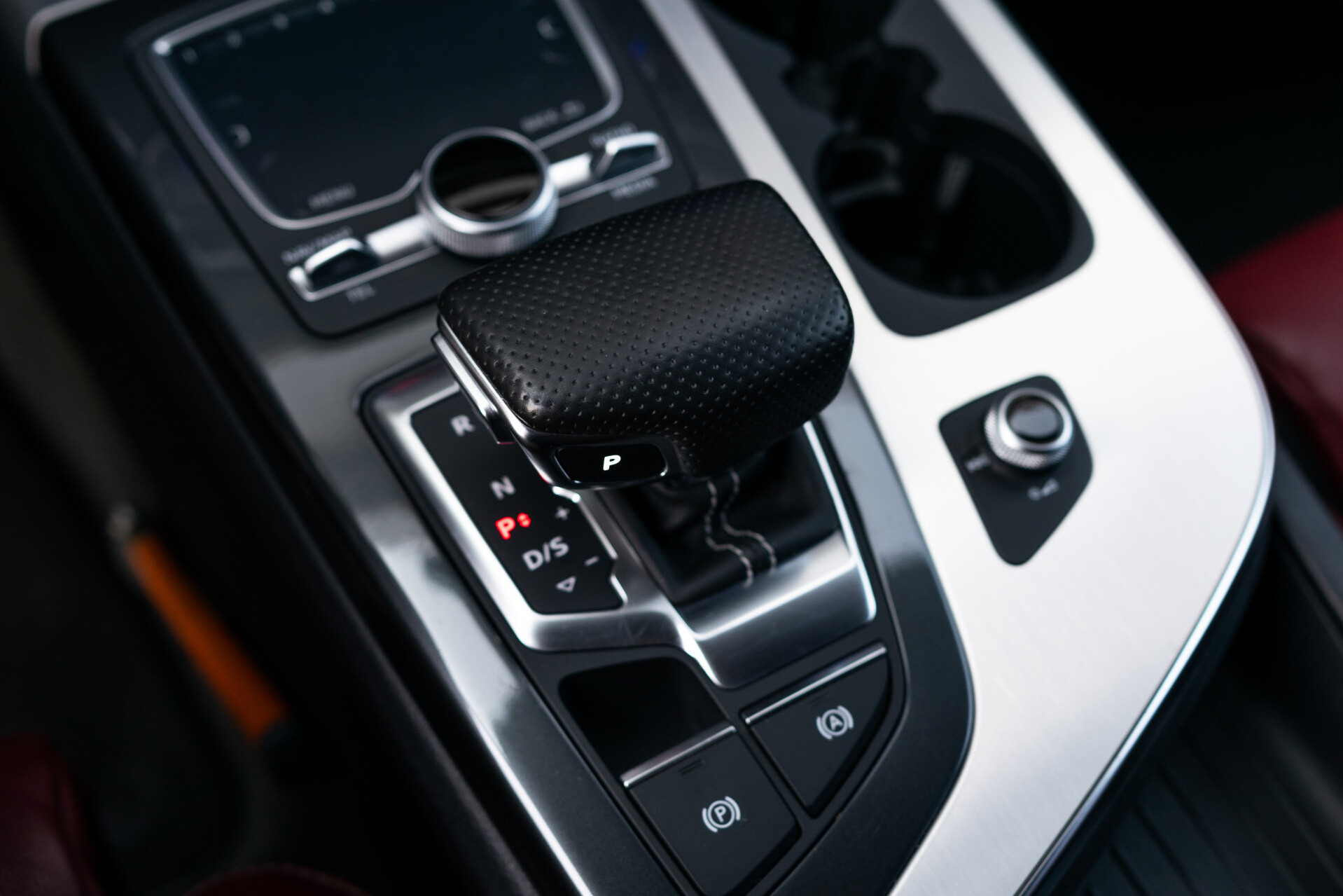 Audi Q7 3.0 TDI E-tron Quattro Sport | Luchtvering | HUD | Bose | Trekhaak | Verwarmd stuur | 1ste eigenaar Foto 22