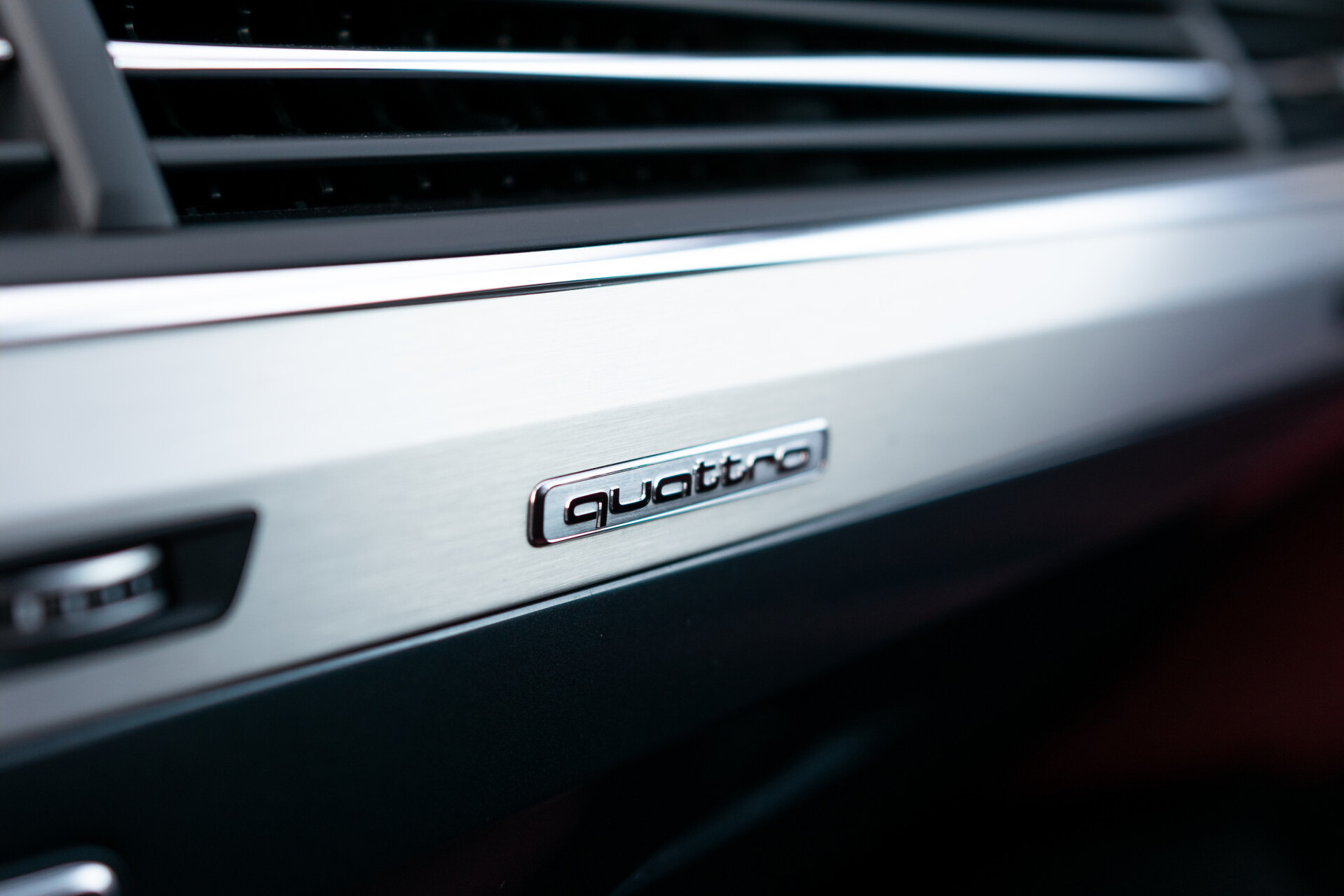 Audi Q7 3.0 TDI E-tron Quattro Sport | Luchtvering | HUD | Bose | Trekhaak | Verwarmd stuur | 1ste eigenaar Foto 24