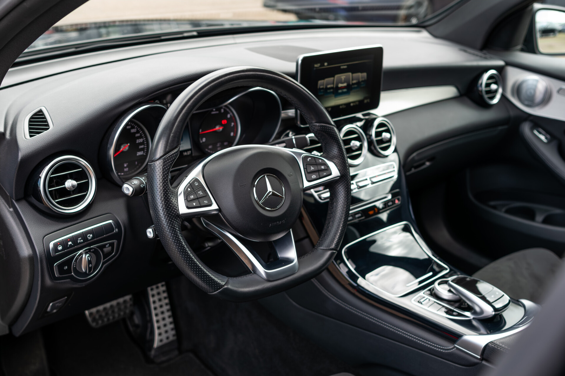 Mercedes-Benz GLC Coupé 250 4-M AMG Night|Distronic|Burmester|Schuifdak|20"|Treeplanken|360 camera Foto 12