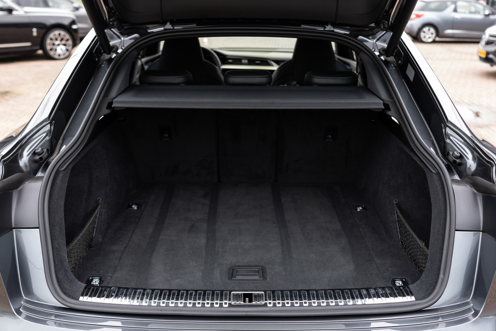 Audi e-tron Sportback EX BTW 50 Quattro S Edition 71 kWh Blackline|22"|Matrix|ACC|Keyless|Panorama|Ruitleder Foto 32