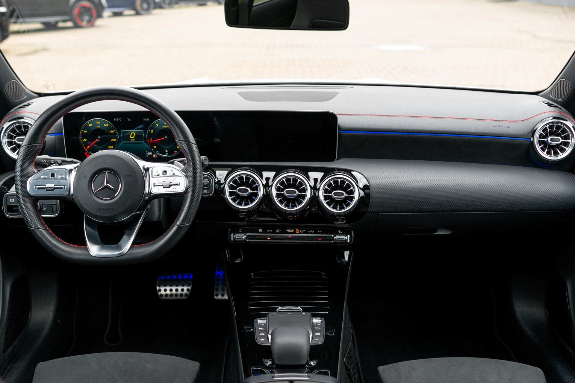 Mercedes-Benz CLA-Klasse Shooting Brake 180 AMG Night|Panorama|Widescreen|Camera|Ambient|DAB Foto 5