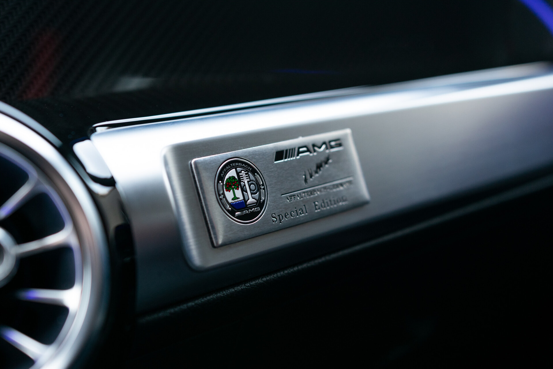 Mercedes-Benz GLB 35 AMG 4-M Night | Panorama | Burmester | 21" | 360 Camera | Auto-Trekhaak Foto 24