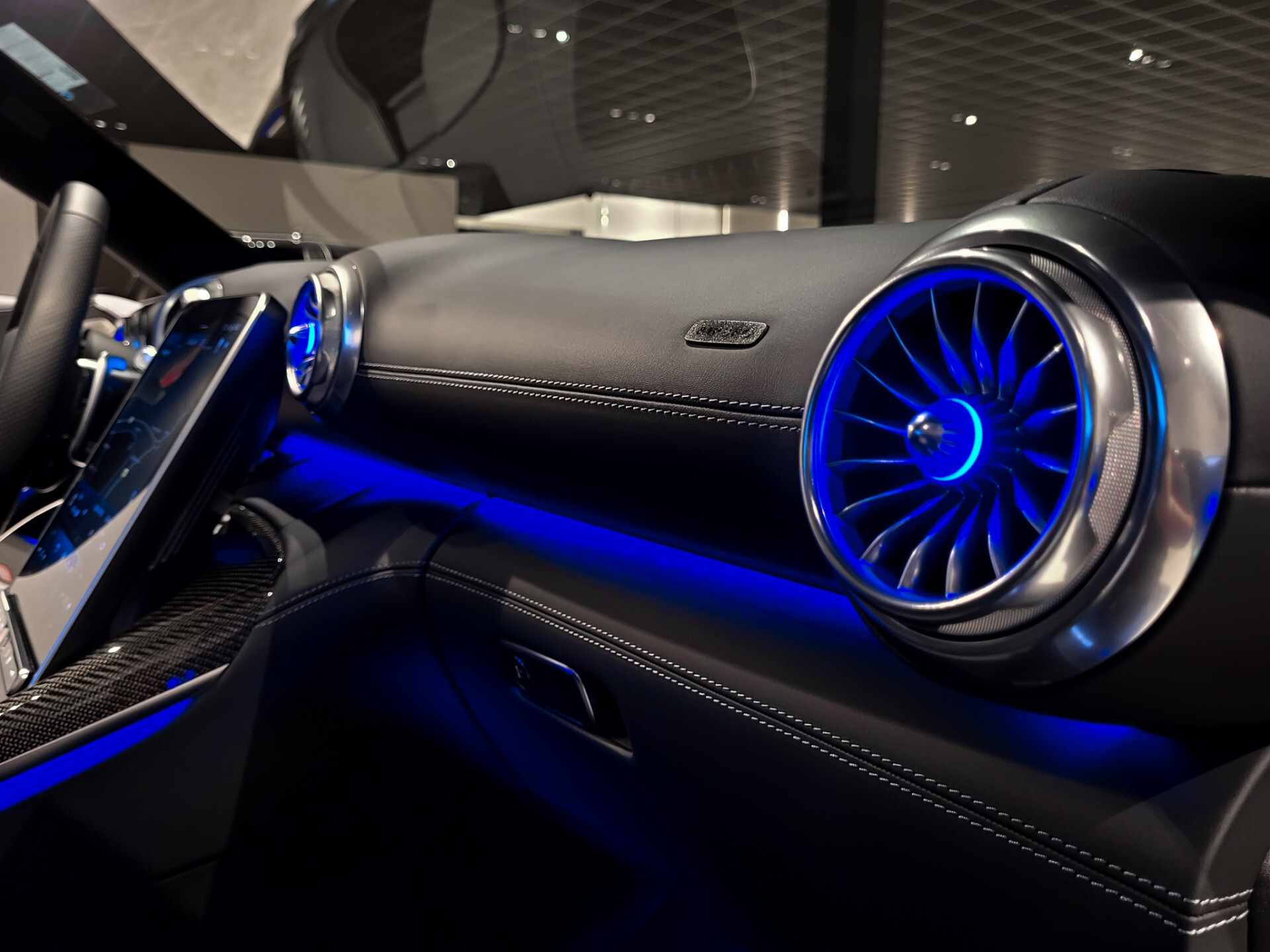 Mercedes-Benz SL-Klasse Roadster 63 4MATIC+ Ceramic|Lift|Achterassturing|Carbon|Dynamic Plus|Burmester|21"|HUD|Manufaktur|Massage Foto 22