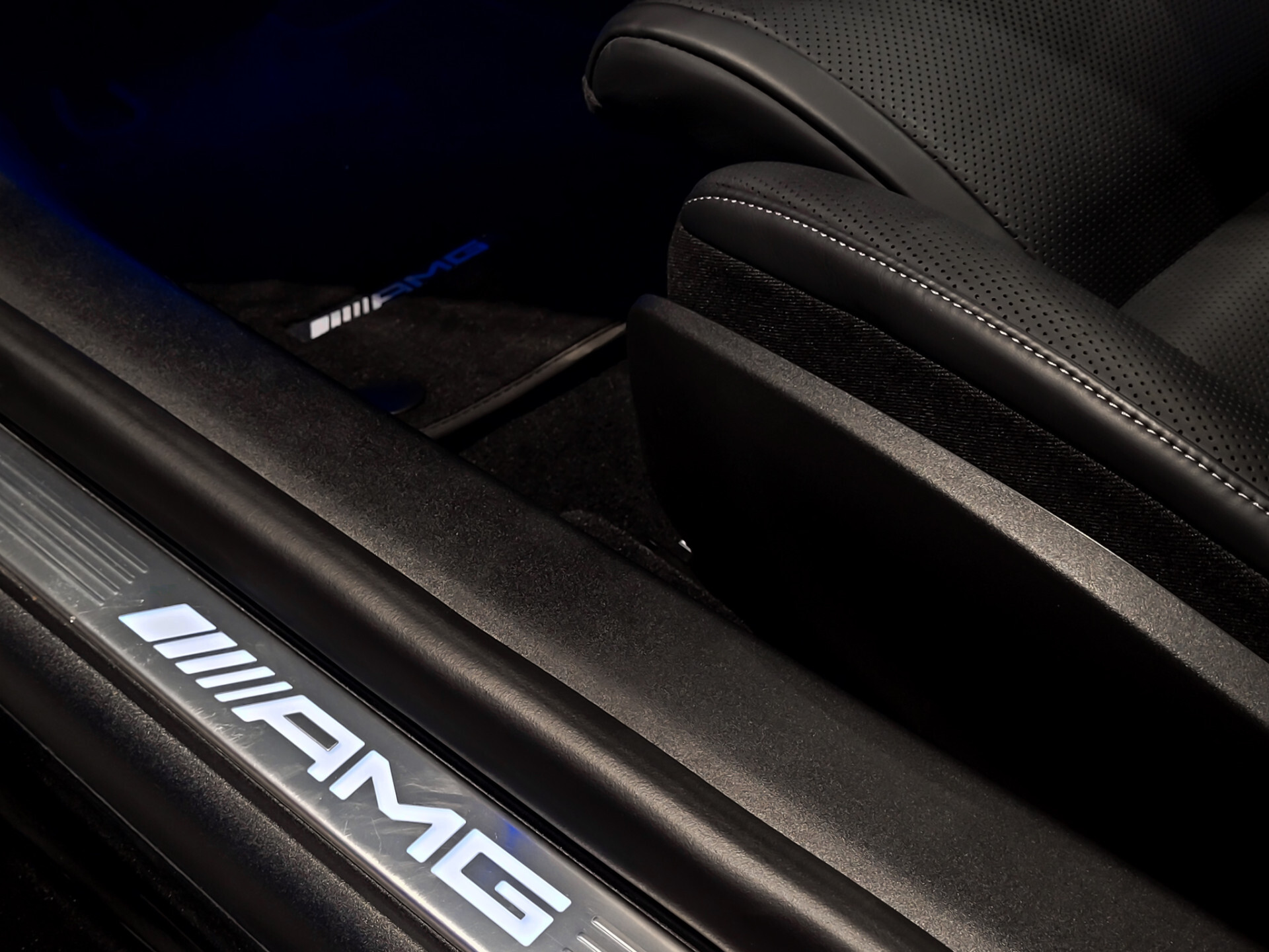 Mercedes-Benz SL-Klasse Roadster 63 4MATIC+ Ceramic|Lift|Achterassturing|Carbon|Dynamic Plus|Burmester|21"|HUD|Manufaktur|Massage Foto 36