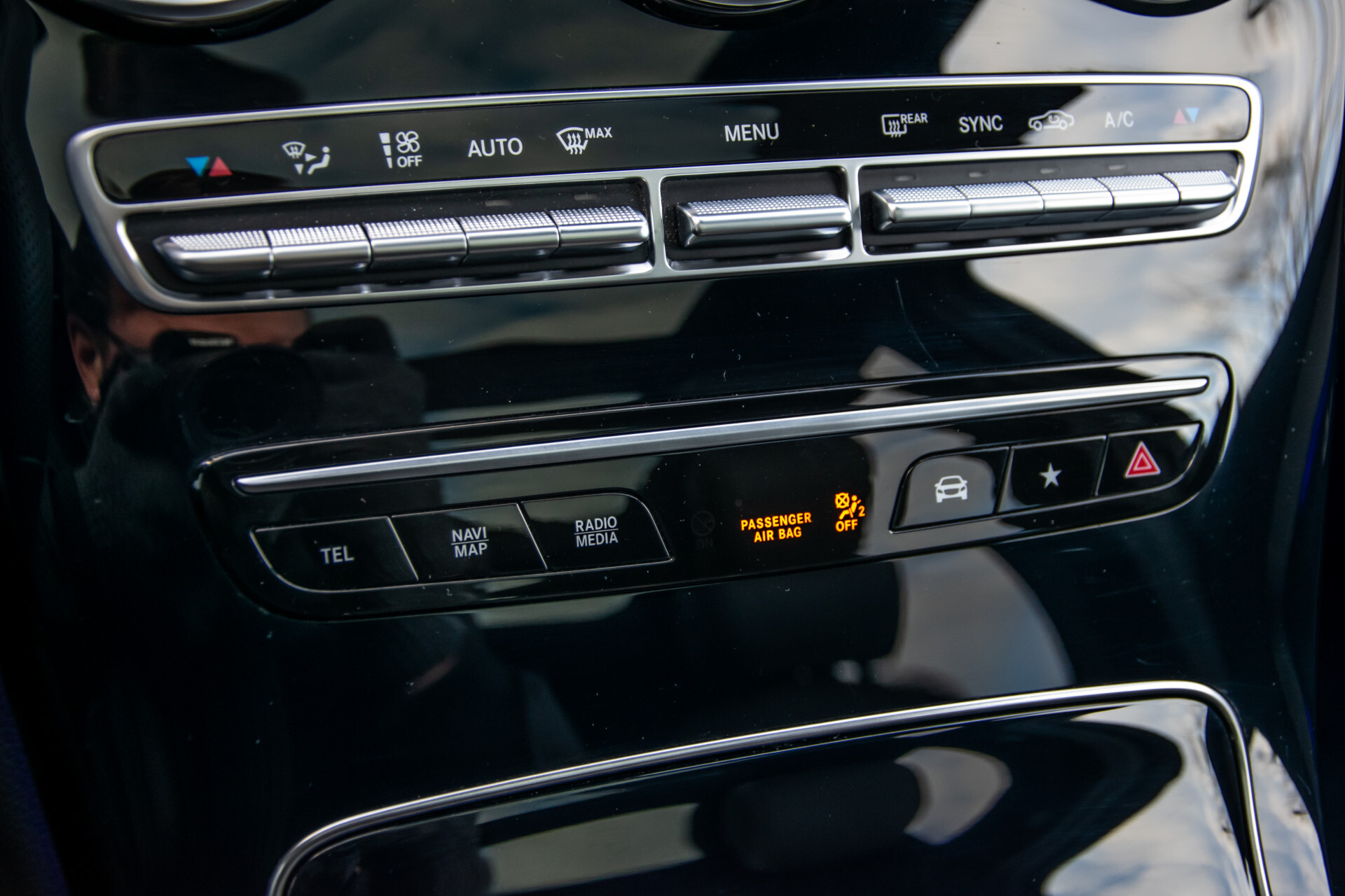 Mercedes-Benz GLC 300 4-M AMG Panorama/Keyless/Assistentiepakket/MBUX/Wegkl-trekhaak Aut9 Foto 19