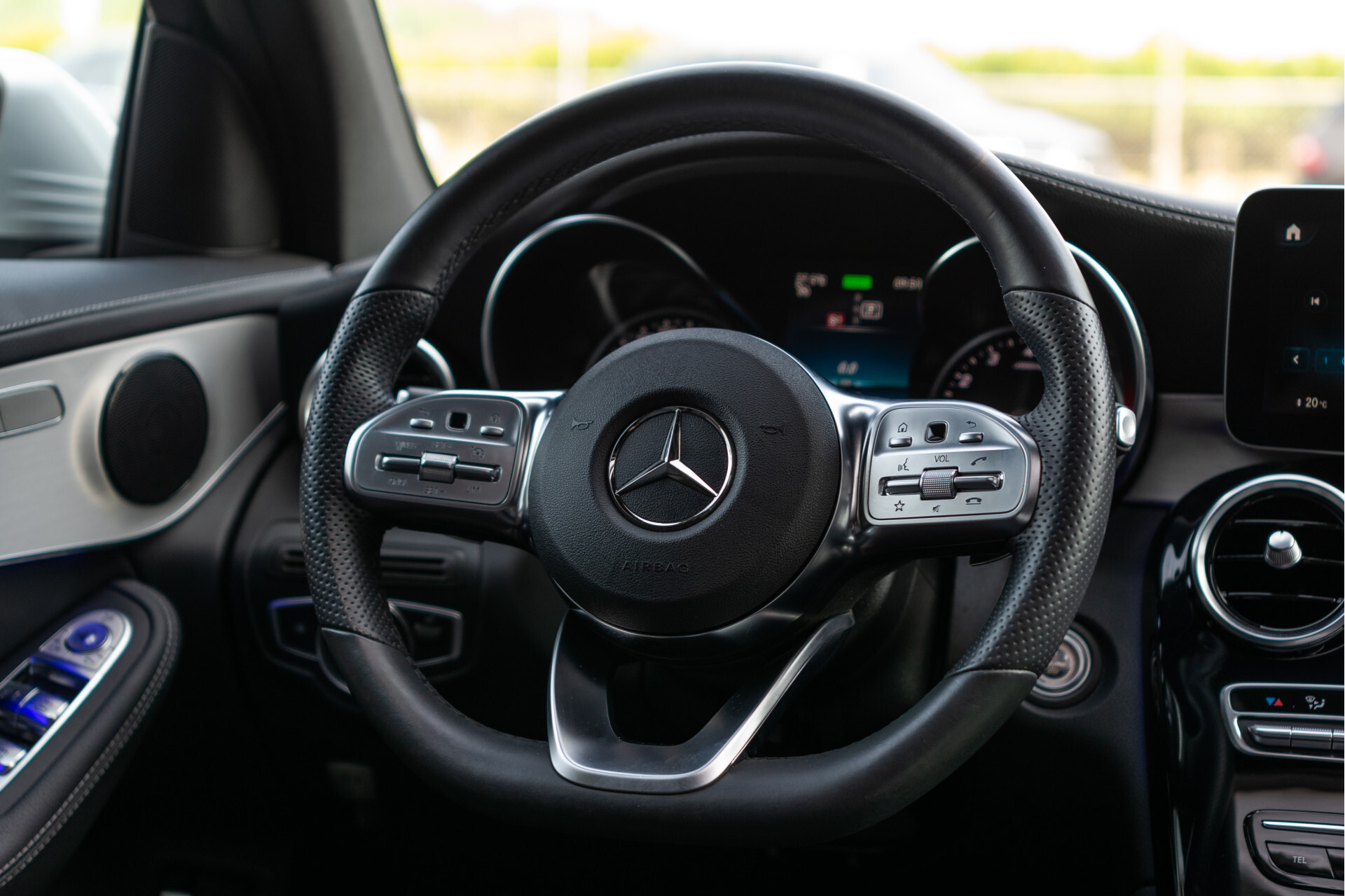 Mercedes-Benz GLC 300 4-M AMG Panorama | Keyless | Assistentiepakket | MBUX | Wegkl-trekhaak Foto 23