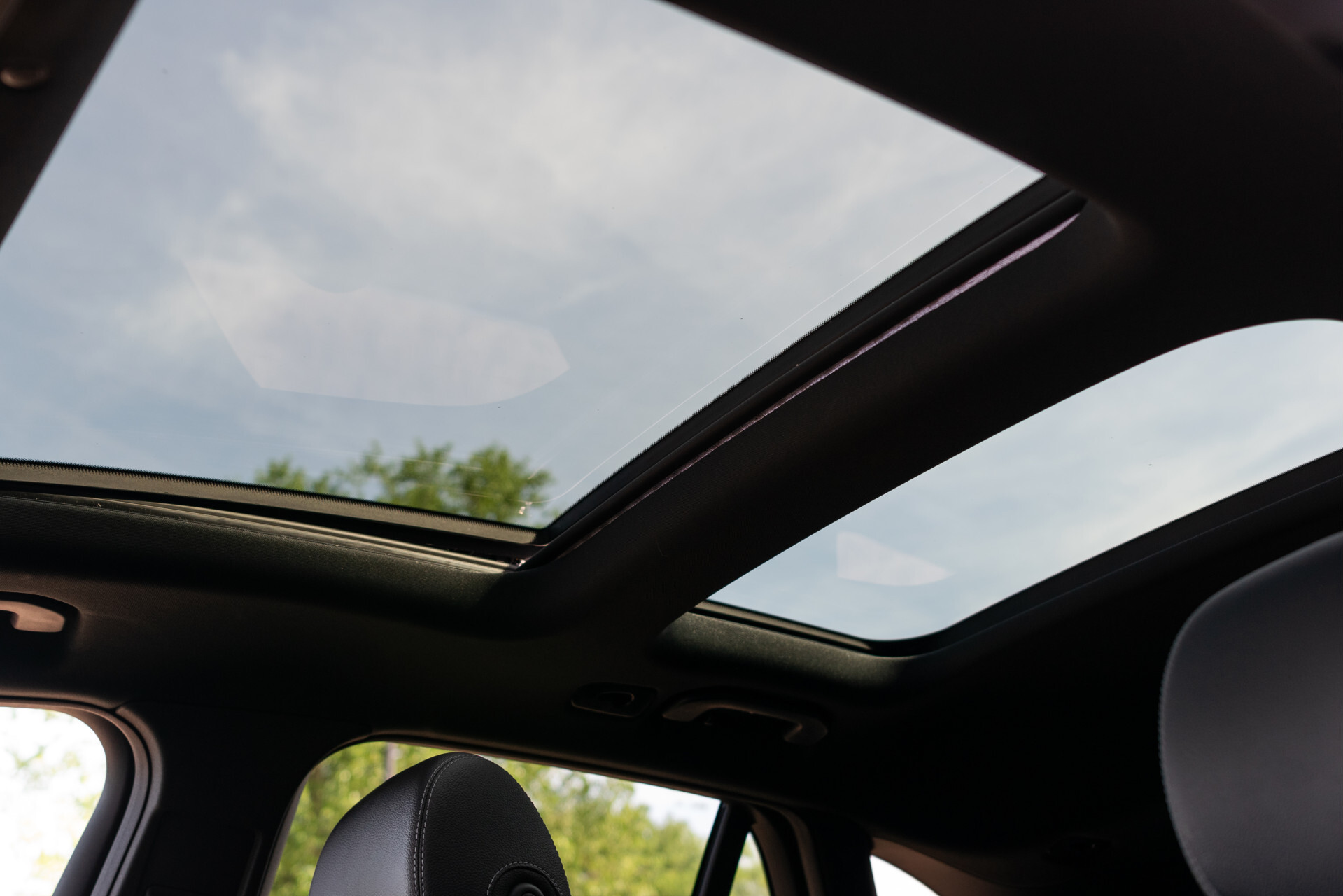Mercedes-Benz GLC 300 4-M AMG Panorama | Keyless | Assistentiepakket | MBUX | Wegkl-trekhaak Foto 28