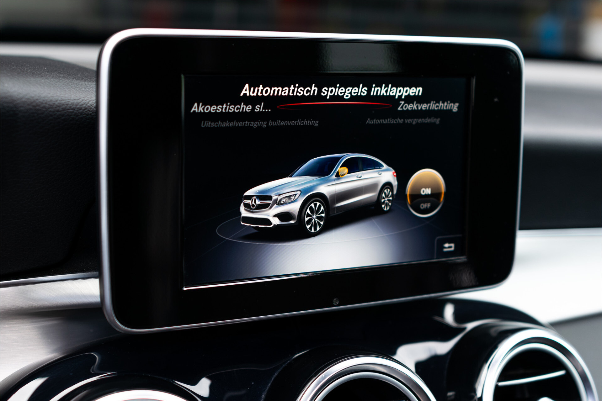 Mercedes-Benz GLC Coupé 250 4-M AMG | Schuifdak | 360 camera | Intelligent Light | Spoorpakket | Nightpakket Foto 16