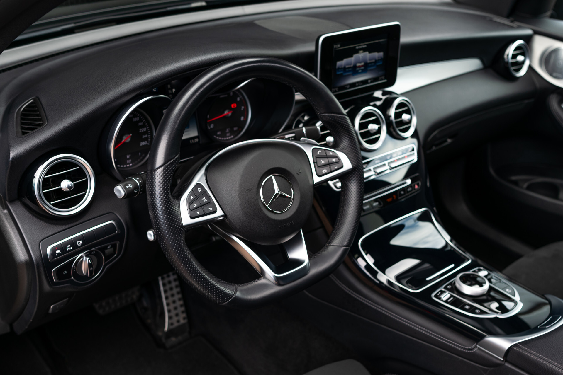 Mercedes-Benz GLC Coupé 250 4-M AMG | Schuifdak | 360 camera | Intelligent Light | Spoorpakket | Nightpakket Foto 18