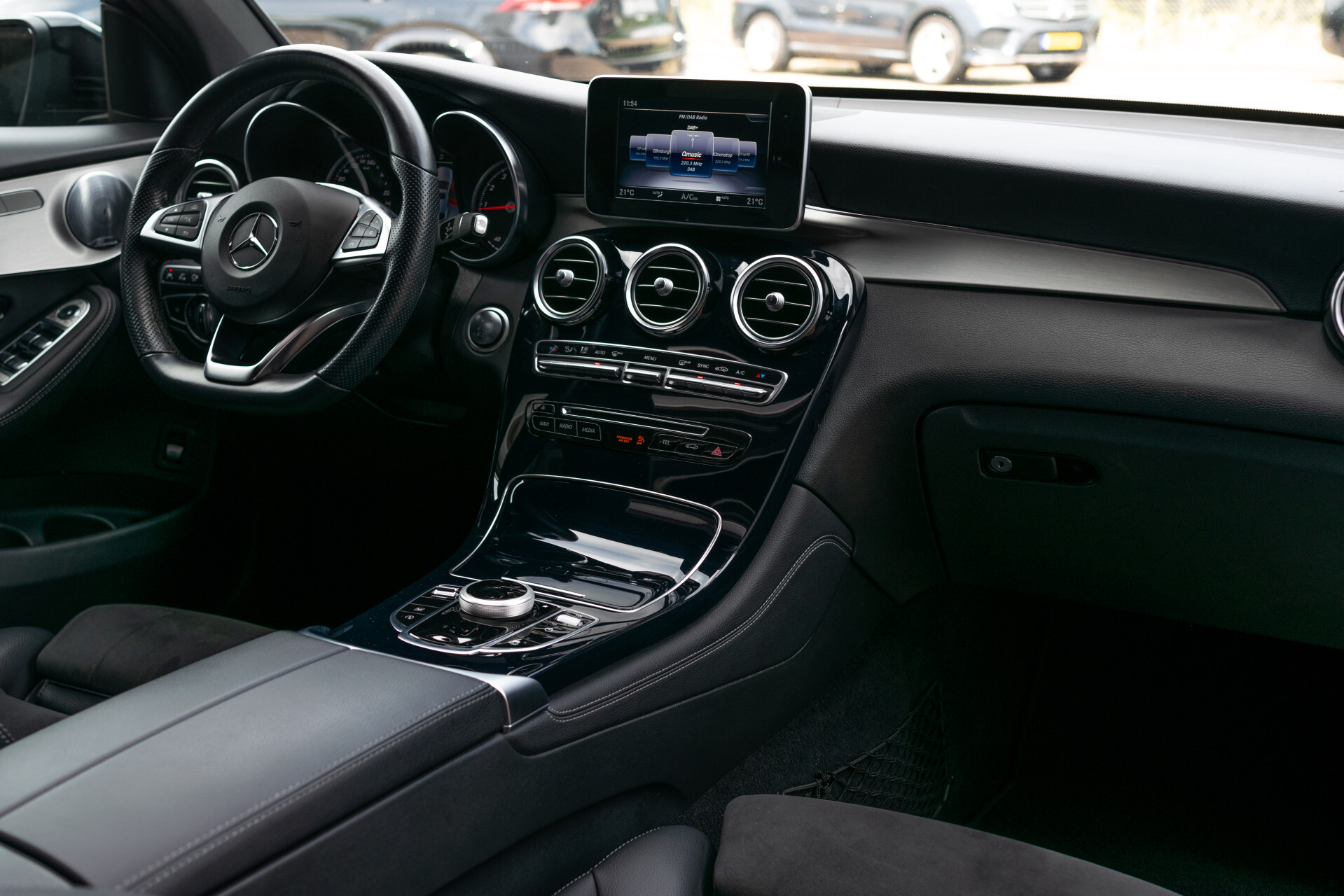 Mercedes-Benz GLC Coupé 250 4-M AMG | Schuifdak | 360 camera | Intelligent Light | Spoorpakket | Nightpakket Foto 22