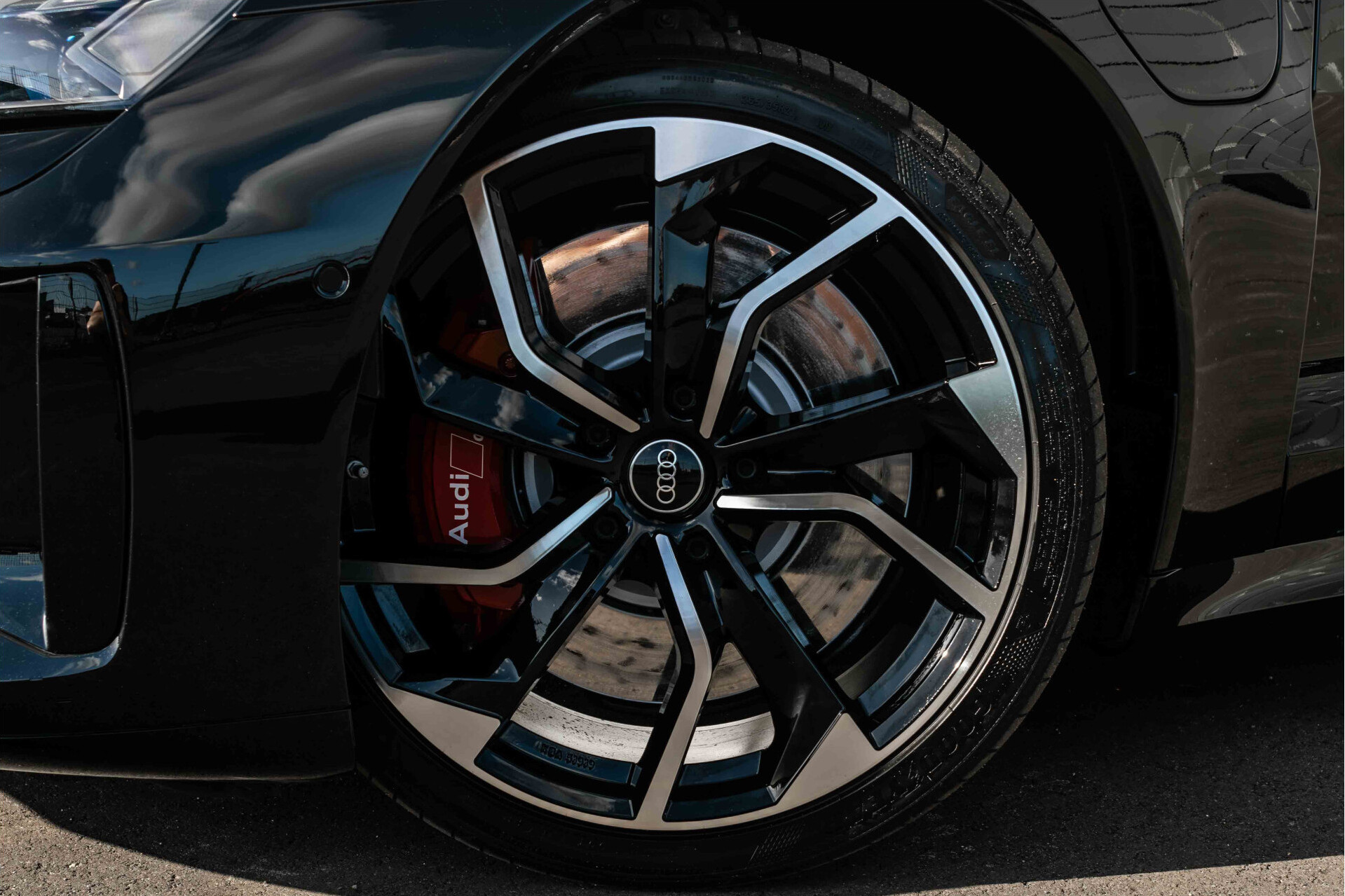 Audi e-tron GT RS 93 kWh 600 pk B&O|21"|Carbid Brakes|Laser|HUD|Alcantara|Assistentie Plus|Standkachel/koeling Foto 39