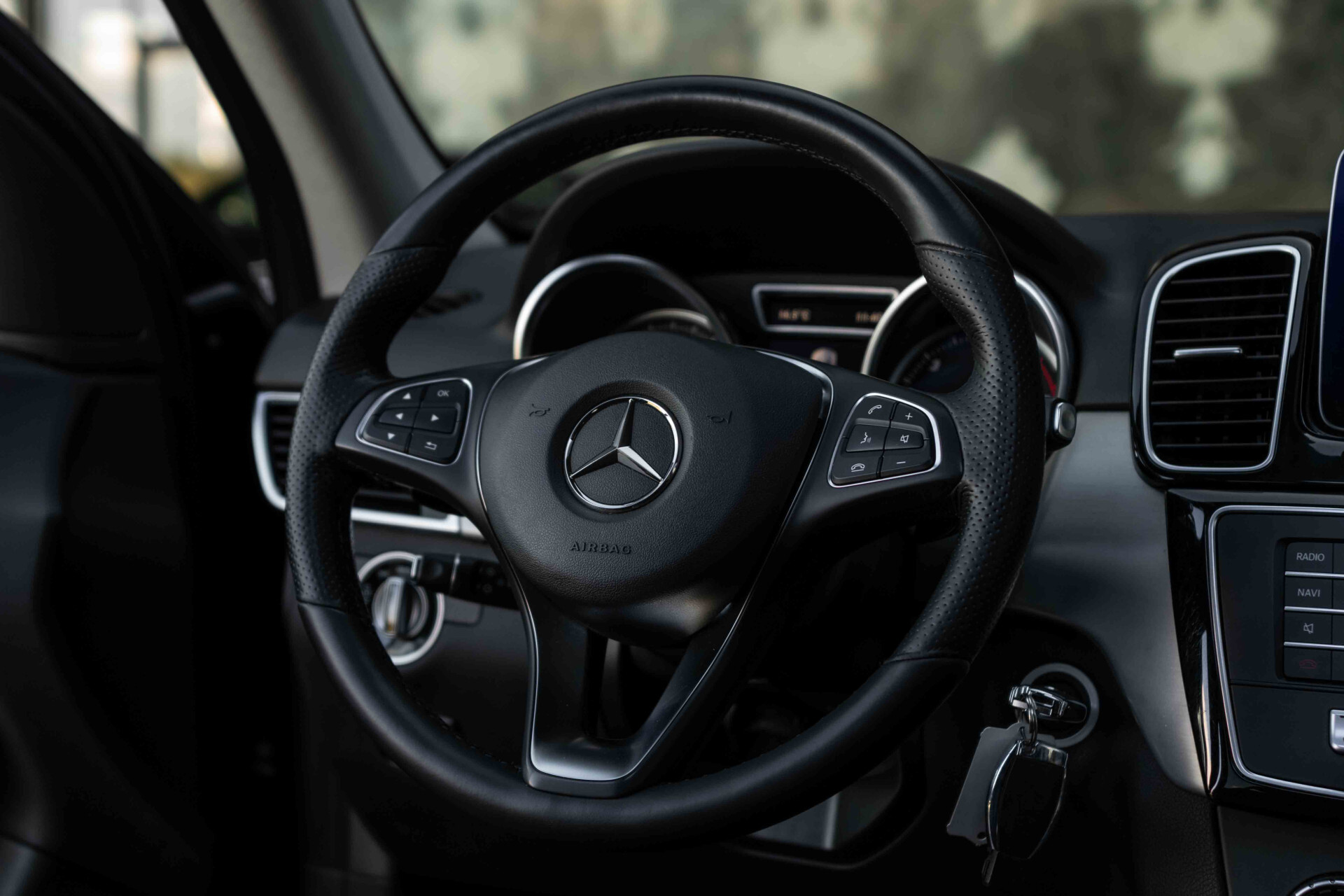 Mercedes-Benz GLE 350 d 4-M Luchtvering|Schuifdak|Trekhaak|19"|Carplay|Comand|ILS|Leder|Sfeerverlichting|Aut9 Foto 20