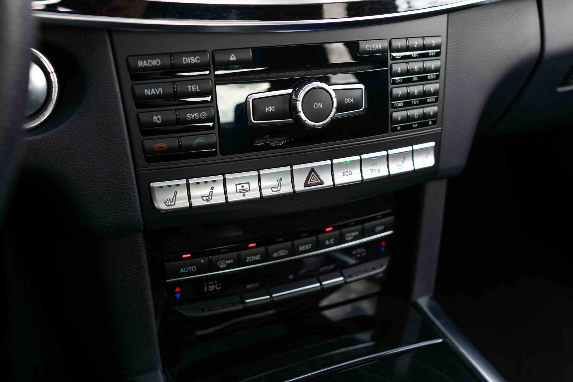 Mercedes-Benz E-Klasse 350 Bluetec AMG Massage|Distronic|Keyless|Stoelkoeling|Entertainment|360 camera|Schuifdak|ILS|Zonnerolo's|19"|Harman-Kardon|Aut7 Foto 21