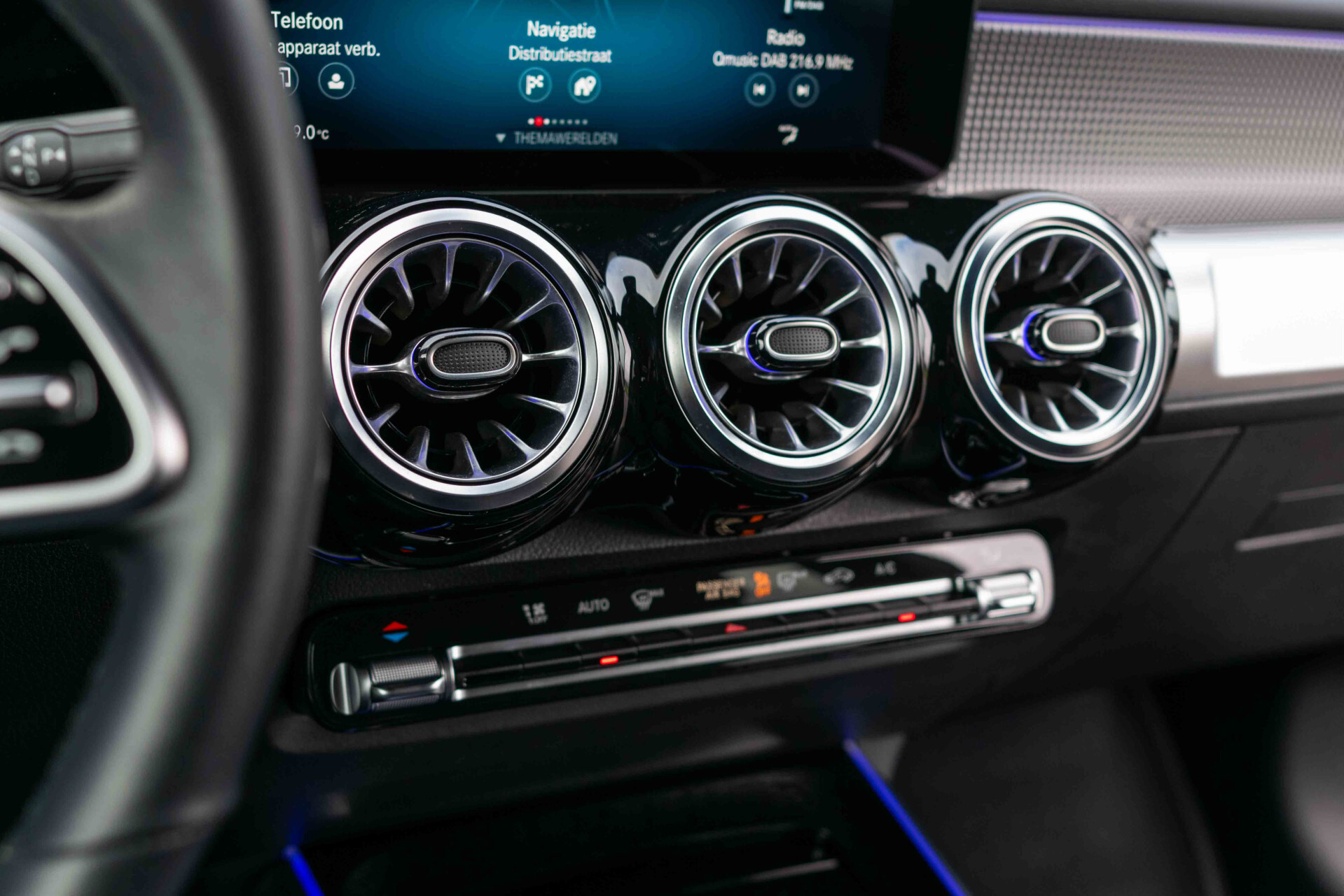Mercedes-Benz GLB 180 Progressive Keyless-Go|MBUX|Sfeerverlichting|Camera|Verw-Stoelen|DAB|Privacyglas|Aut7 Foto 24