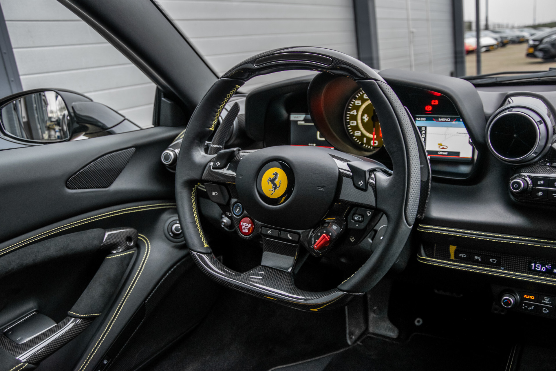 Ferrari F8 Tributo 3.9 V8 HELE Full Carbon|Lift|Racing Seats|Passenger Display|JBL|Camera Foto 4