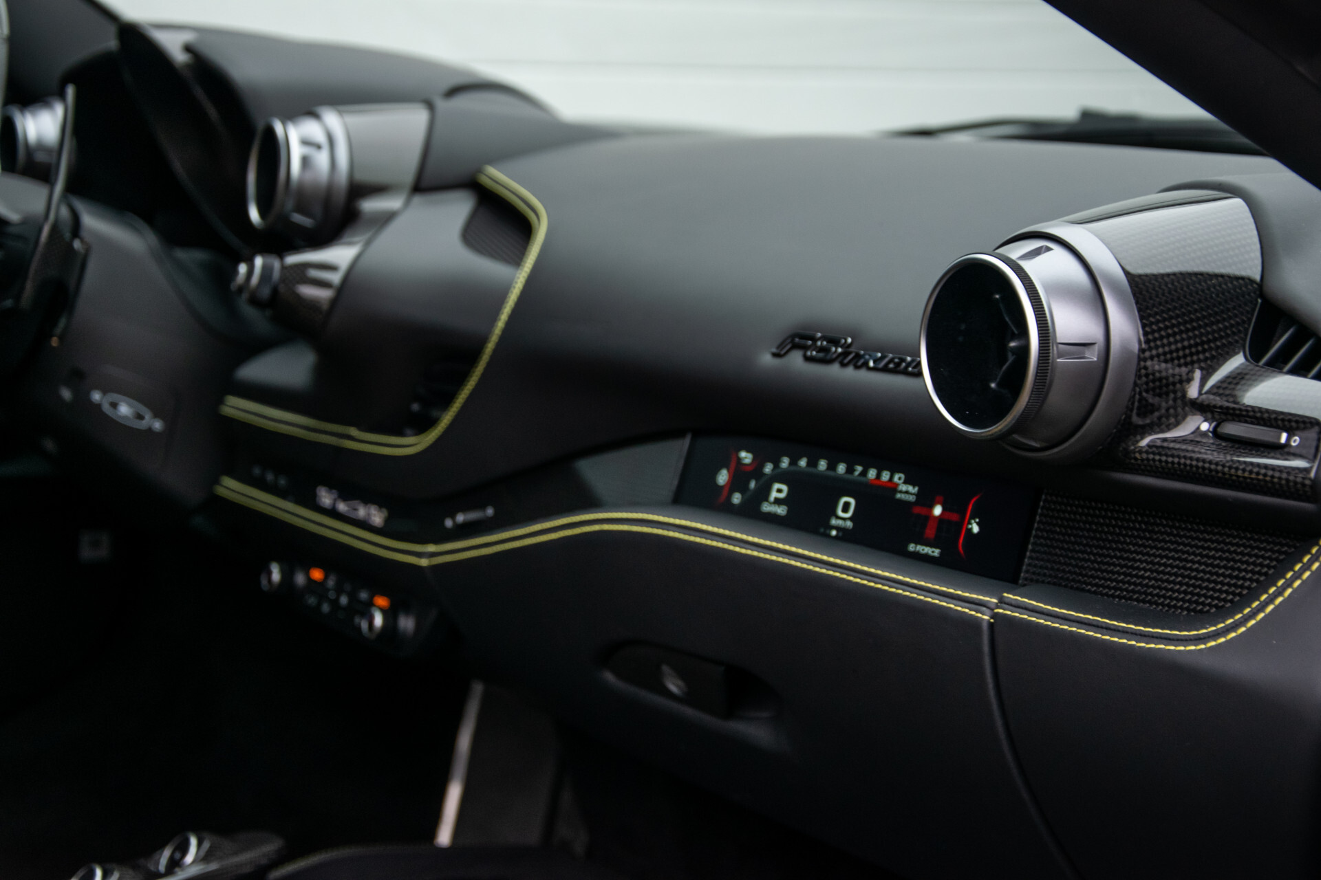 Ferrari F8 Tributo 3.9 V8 HELE Full Carbon|Lift|Racing Seats|Passenger Display|JBL|Camera Foto 46