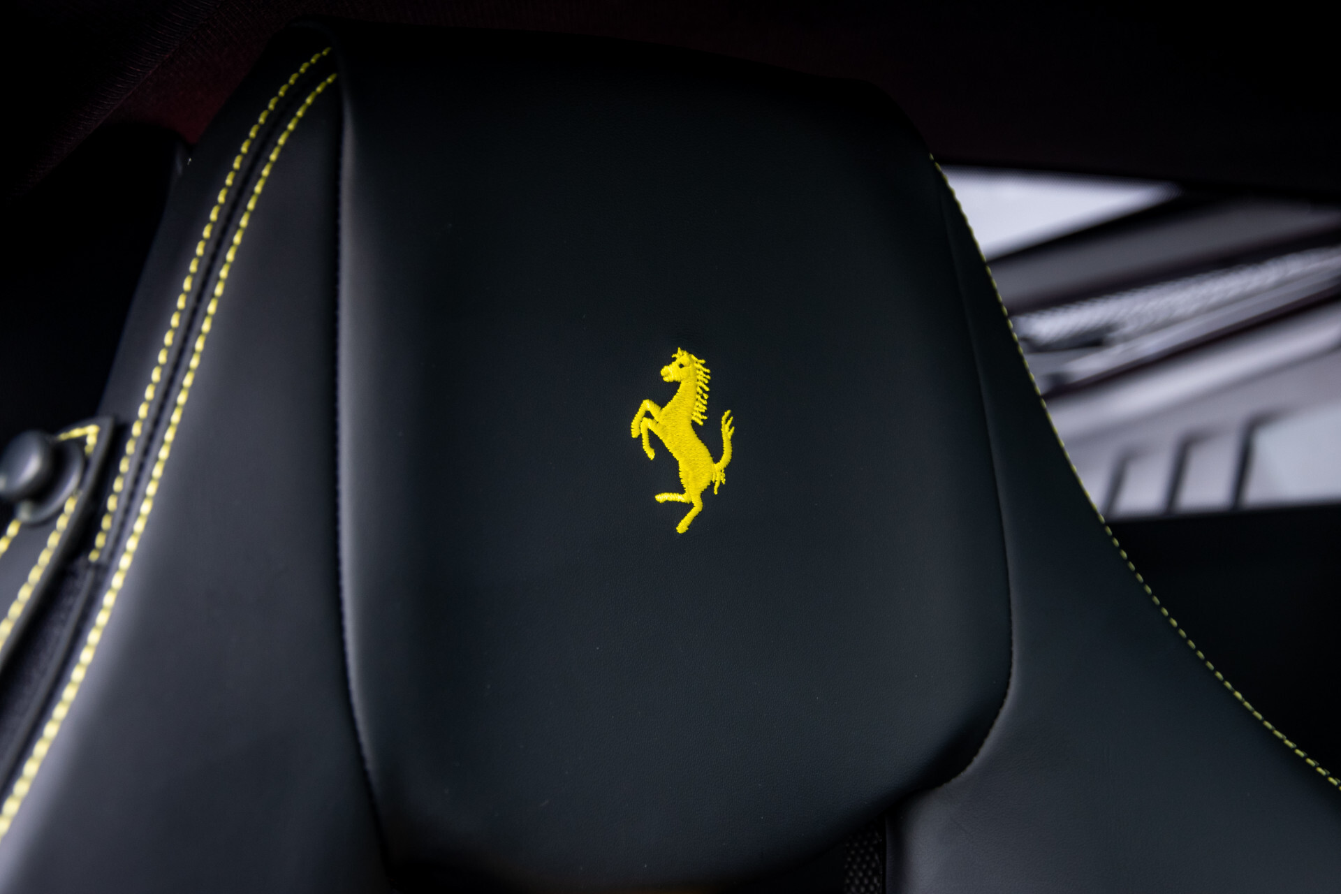 Ferrari F8 Tributo 3.9 V8 HELE Full Carbon|Lift|Racing Seats|Passenger Display|JBL|Camera Foto 50