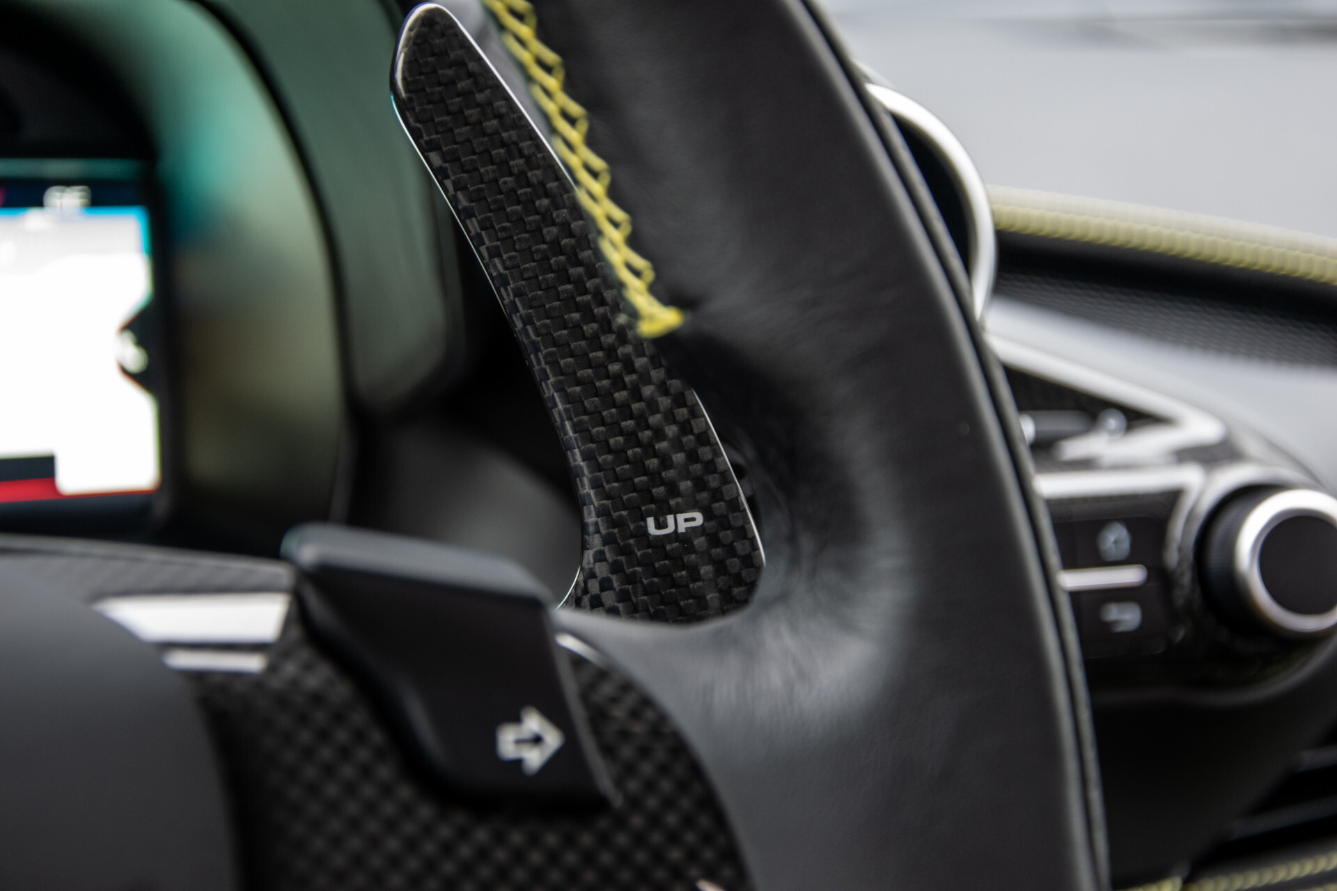 Ferrari F8 Tributo 3.9 V8 HELE Full Carbon|Lift|Racing Seats|Passenger Display|JBL|Camera Foto 9