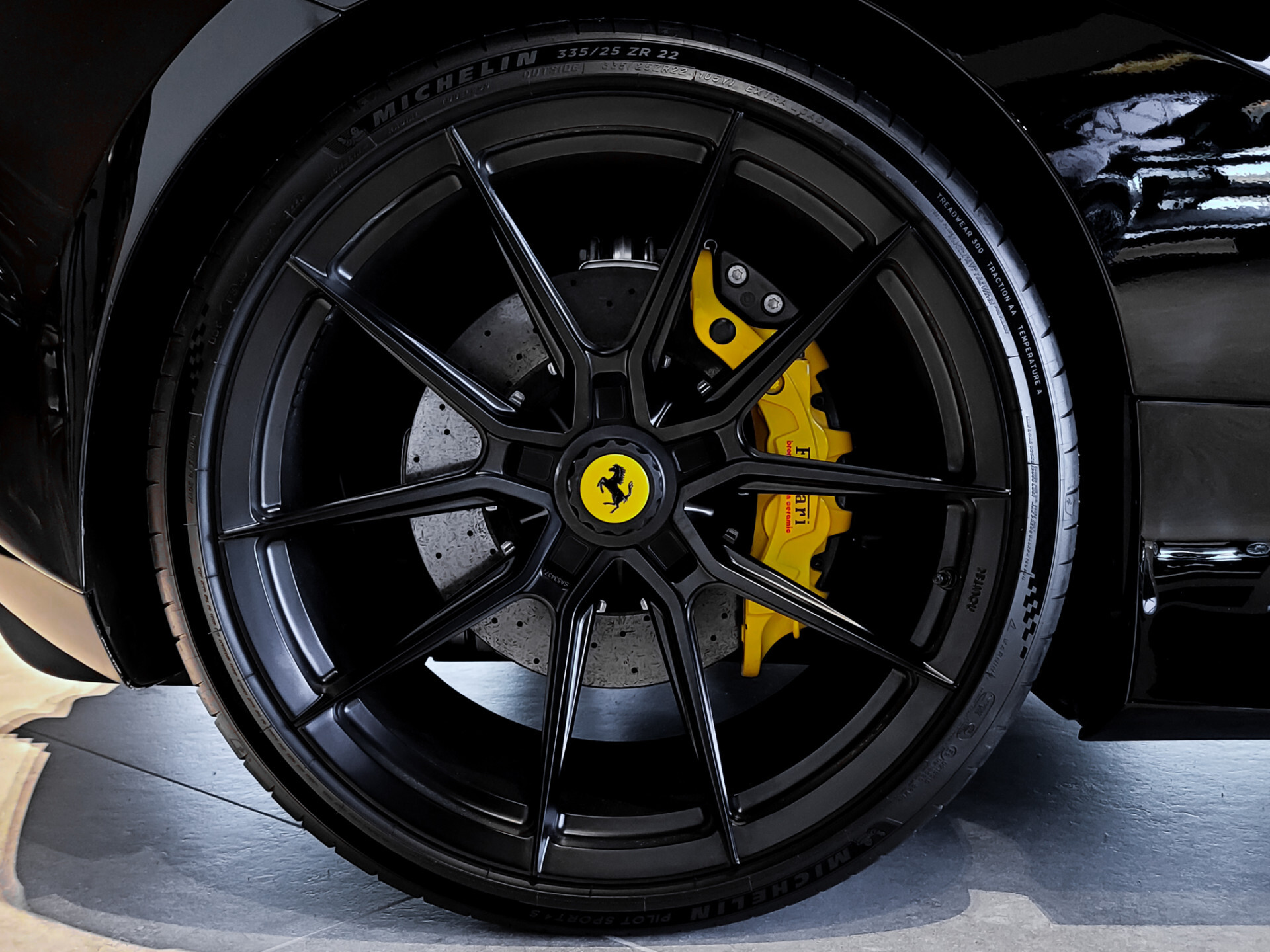 Ferrari F8 Tributo 3.9 V8 HELE Full Carbon|Novitec|Lift|Racing Seats|Passenger Display|JBL|Camera Foto 13