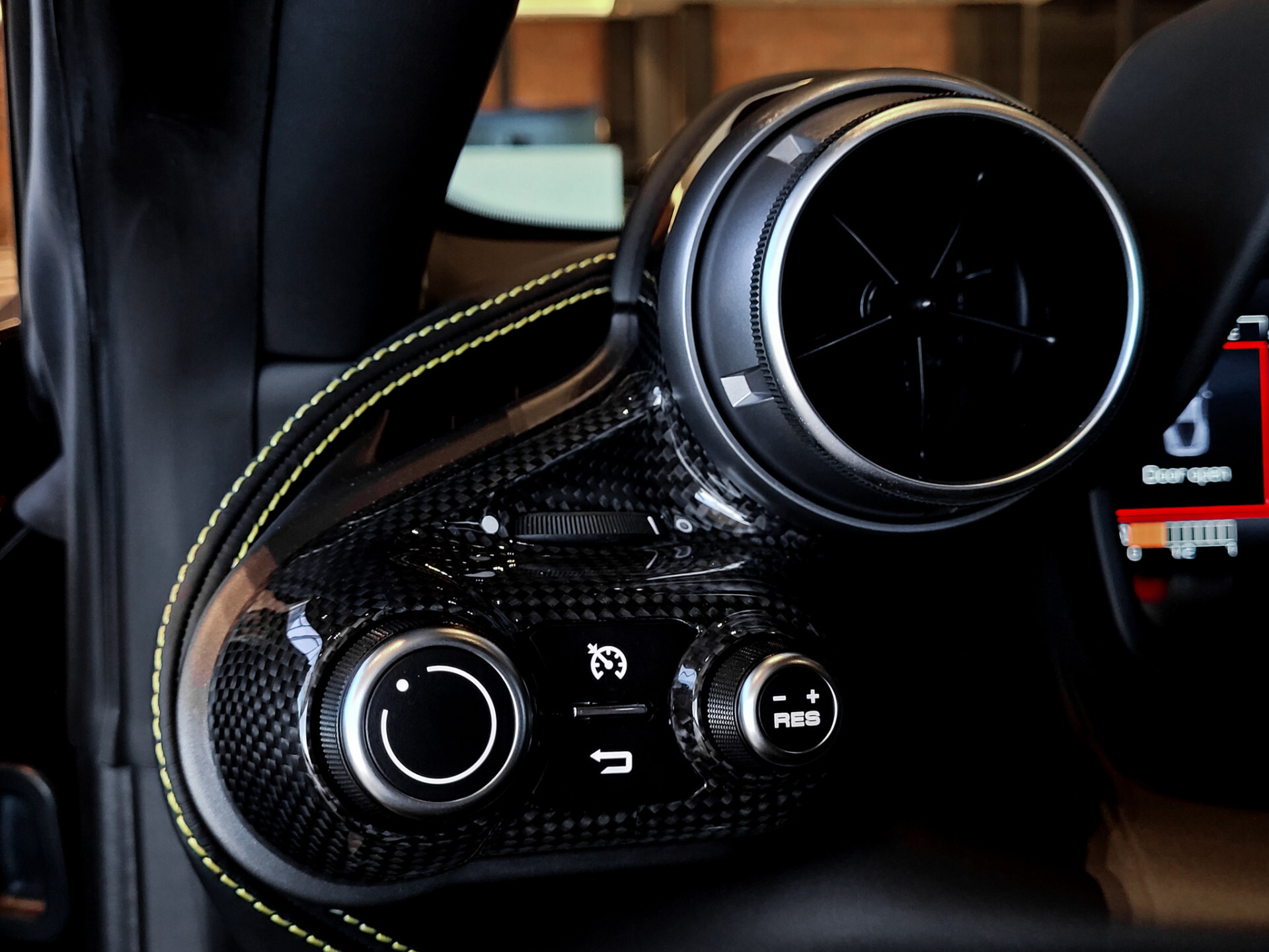 Ferrari F8 Tributo 3.9 V8 HELE Full Carbon|Novitec|Lift|Racing Seats|Passenger Display|JBL|Camera Foto 19